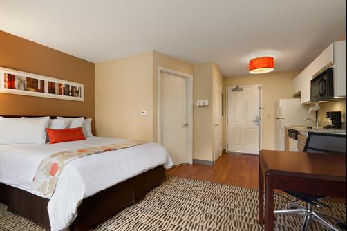 Hawthorn Suites by Wyndham Denver Tech Center - Centennial - Bedroom