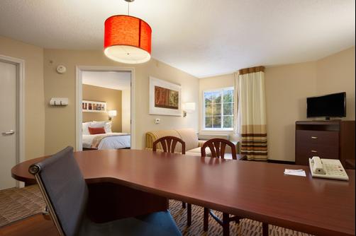 Hawthorn Suites by Wyndham Denver Tech Center - Centennial - Bedroom