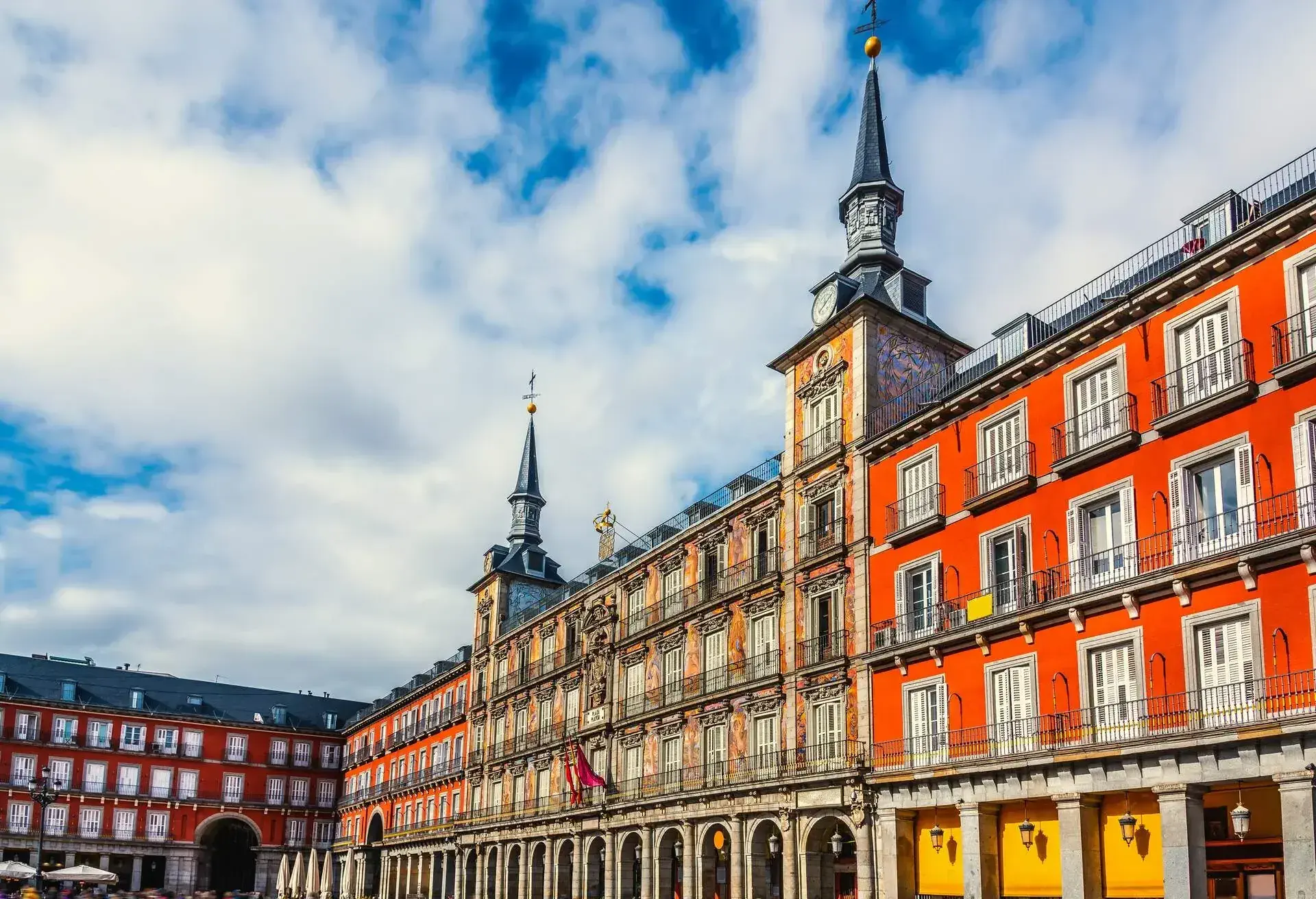 DEST_SPAIN_MADRID_PLAZA-MAYOR-shutterstock-portfolio_1645096804.jpg