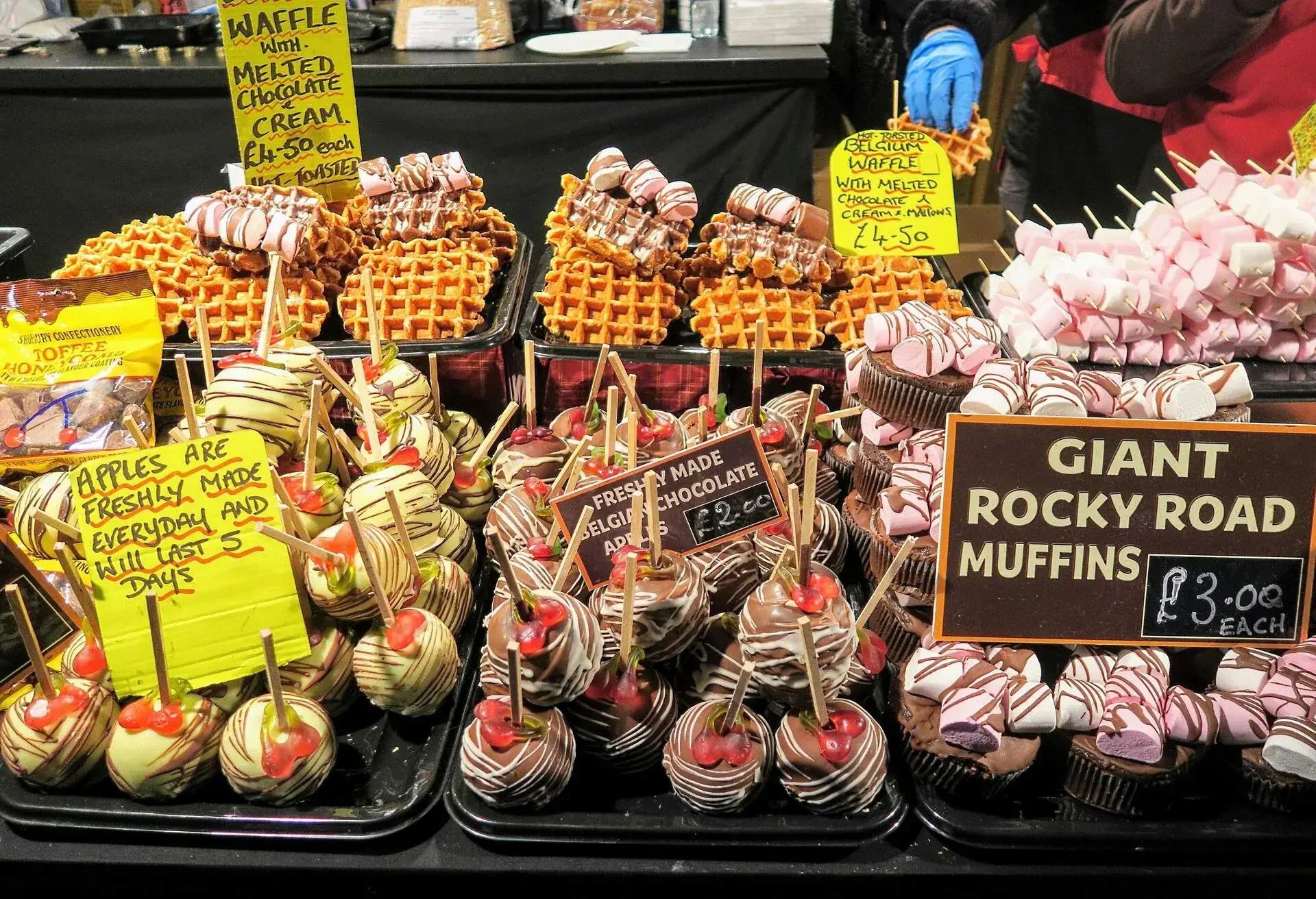 DEST_SCOTLAND_GLASGOW_ST_ENOCH_SQUARE_CHRISTMAS_MARKET