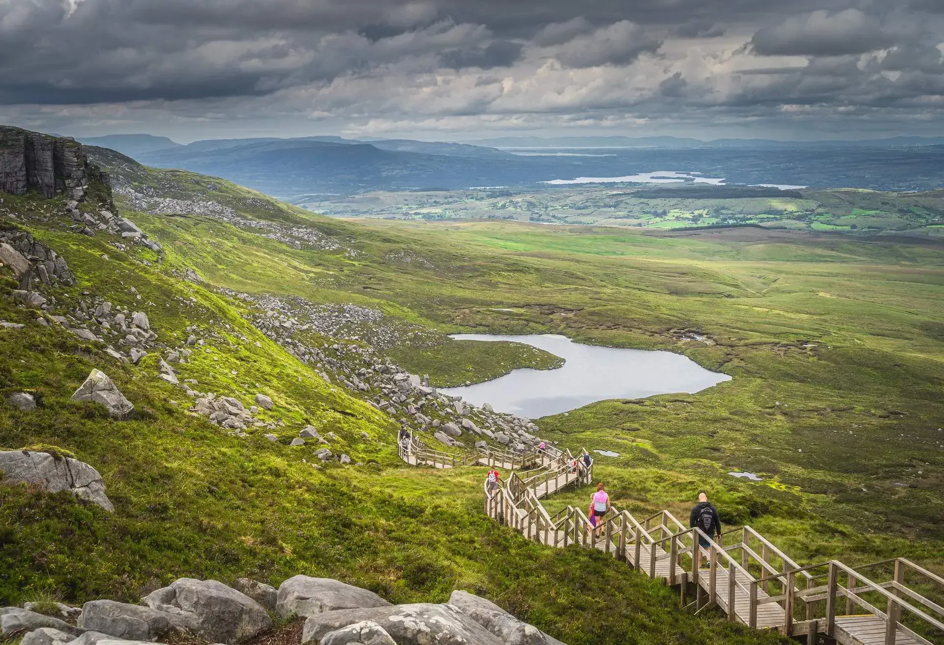 DEST_IRELAND_Cuilcagh-Legnabrocky_Trail_GettyImages-1304606227