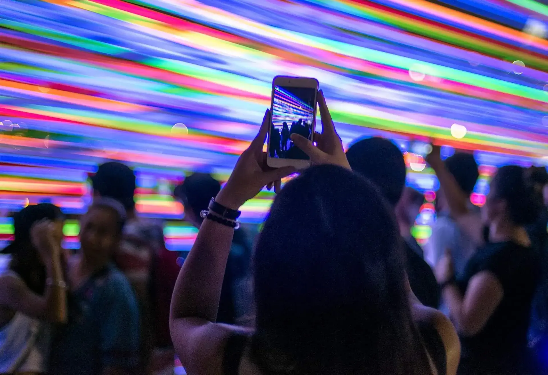 Dos-and-Donts-Dubai-Bars-Clubs-Tips