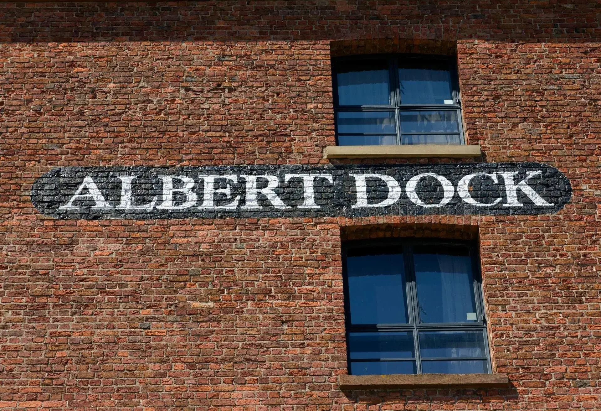 LIVERPOOL_ALBERT_DOCK_SIGN
