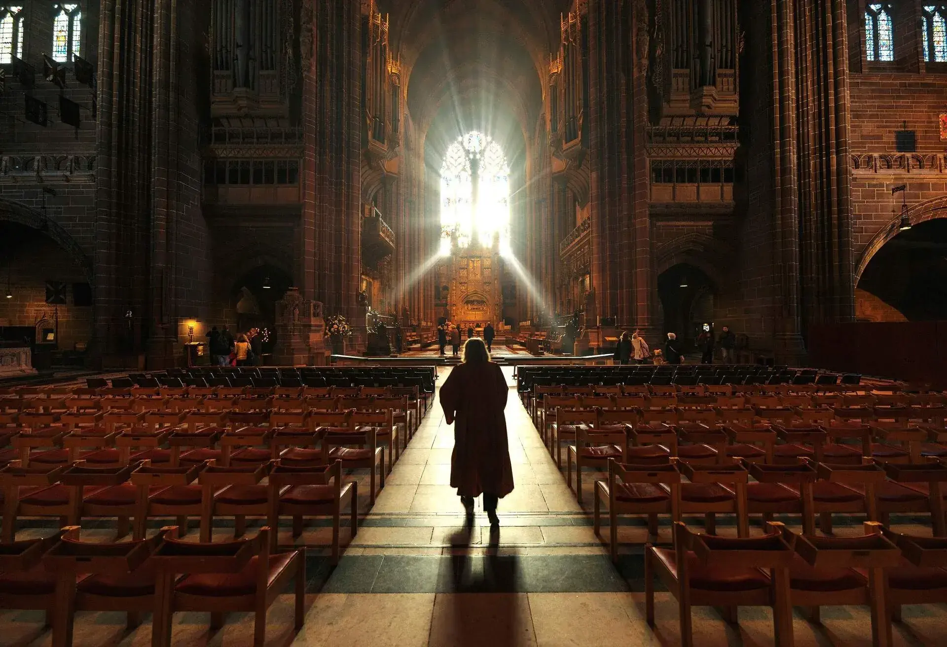 LIVERPOOL_ANGLICAN_CATHEDRAL_PEOPLE