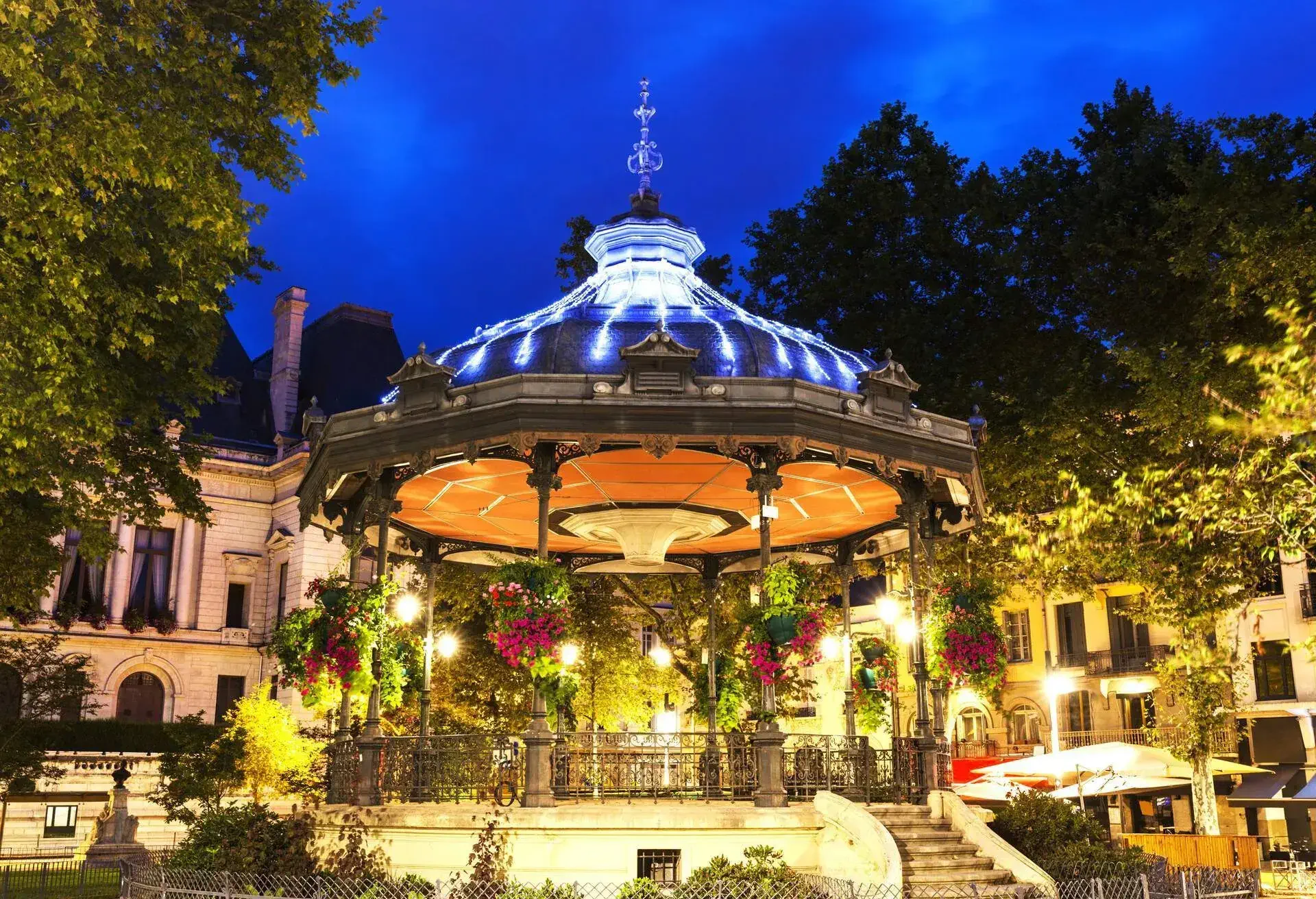 An ornate Christmas setting in Nantes