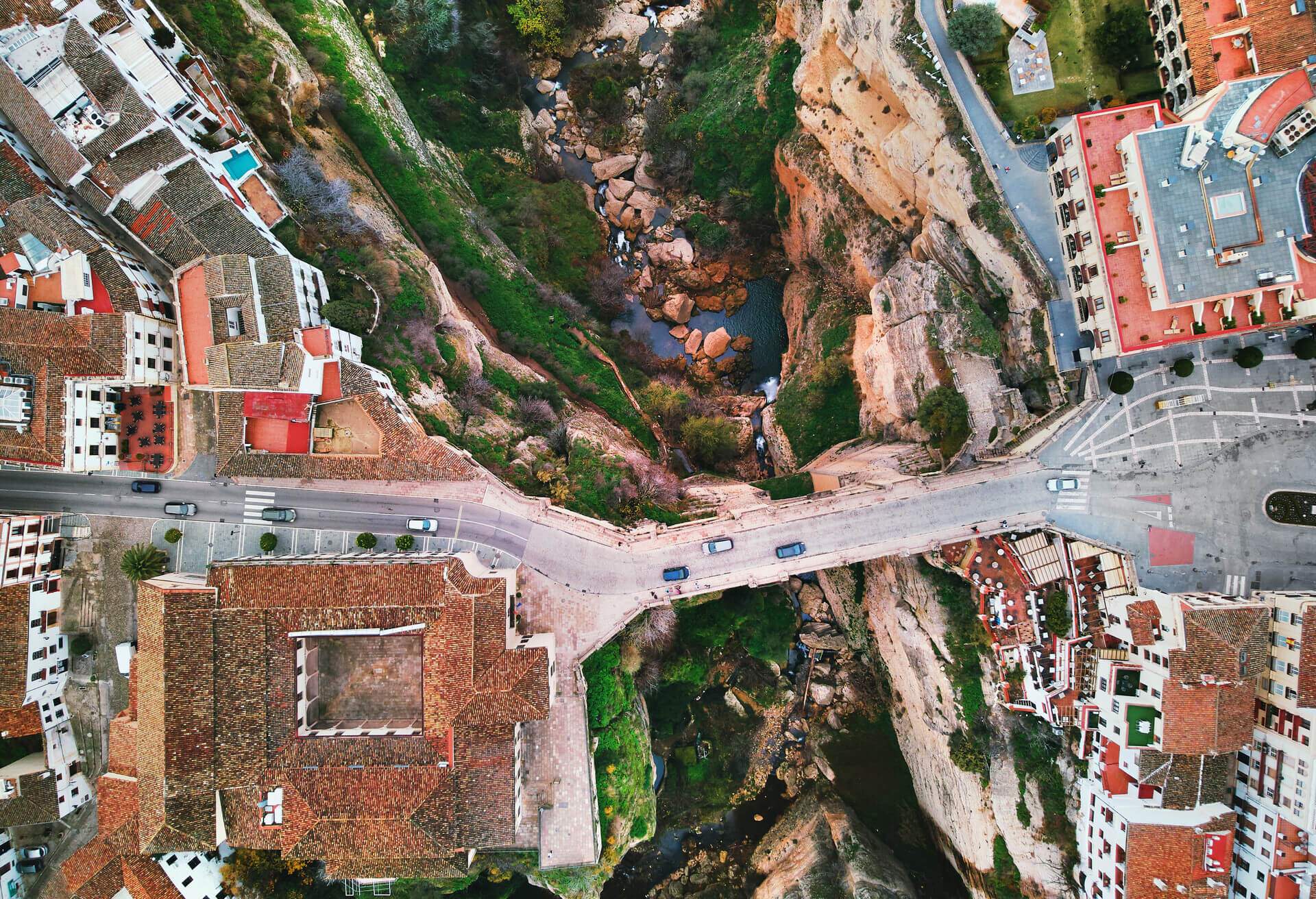 dest_spain_ronda-theme_roadtrip_car_aerial_gettyimages-1282664055_universal_within-usage-period_82968