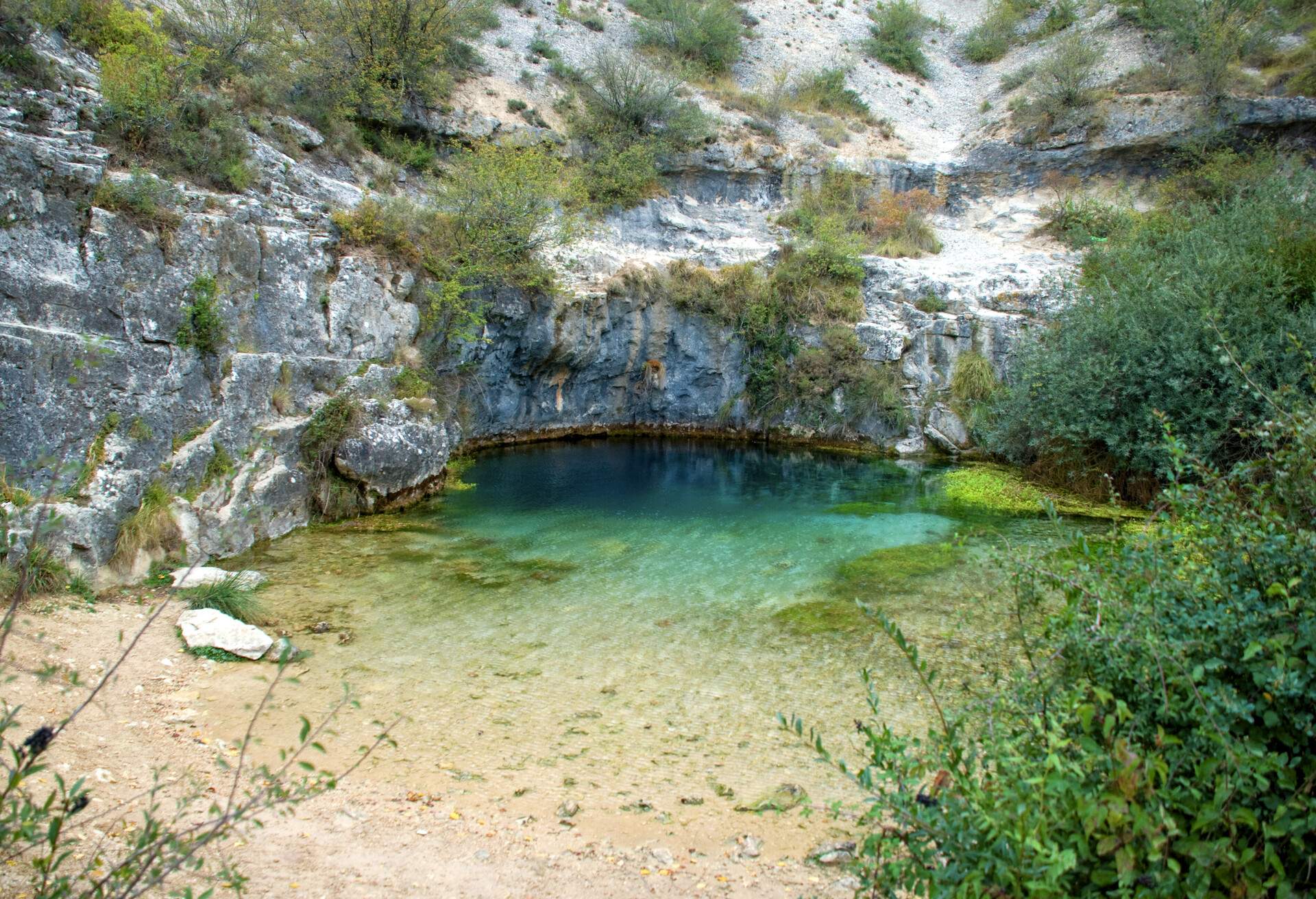 DEST_SPAIN_BURGOS_EL POZO AZUL-COVANERA_GettyImages-177624244