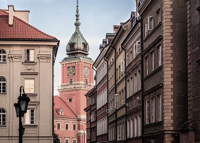 Kouze59/shutterstock.com | Warsaw - where old and new meet