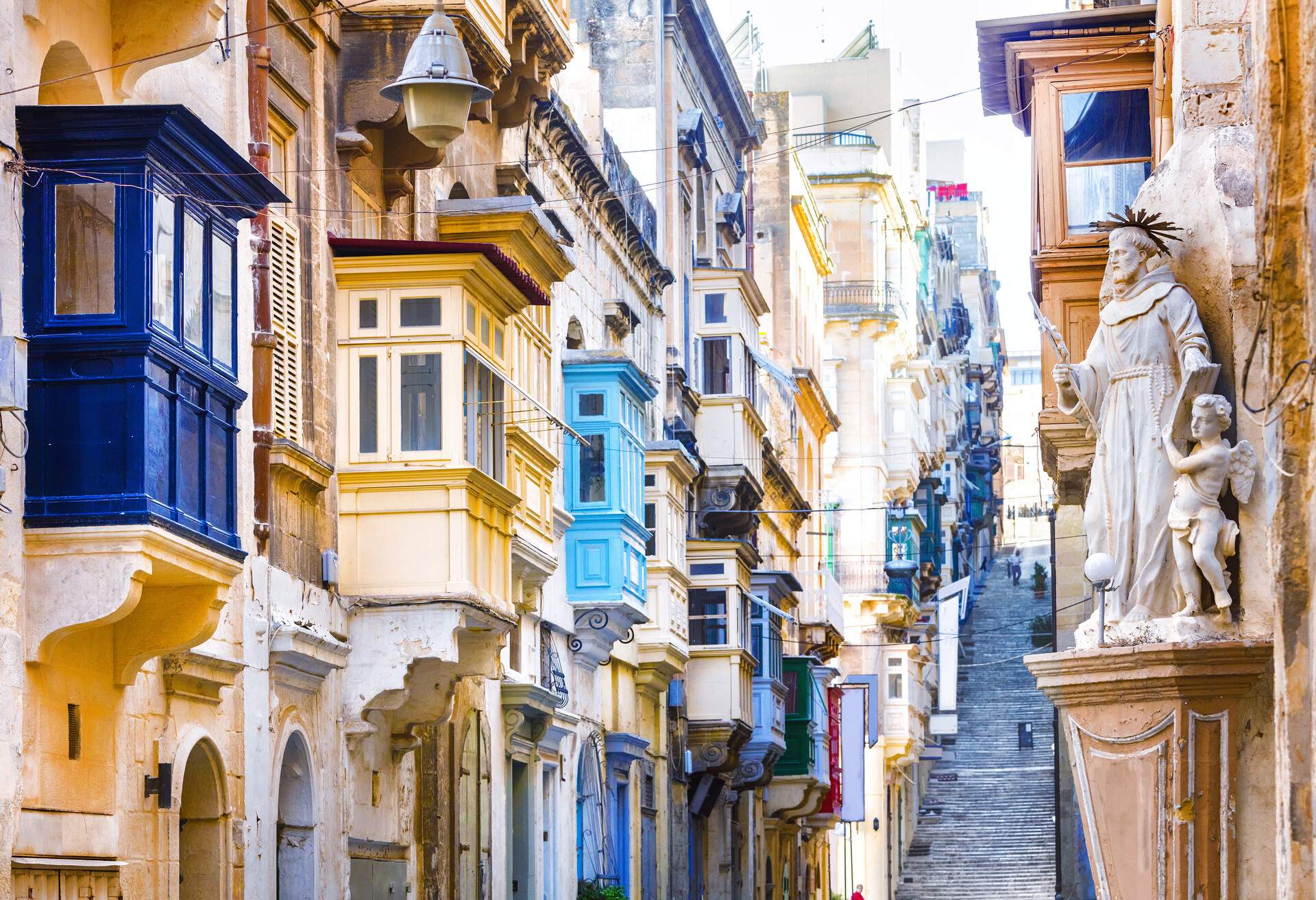 DEST_MALTA_VALLETTA_Shutterstock_Premier_410379910