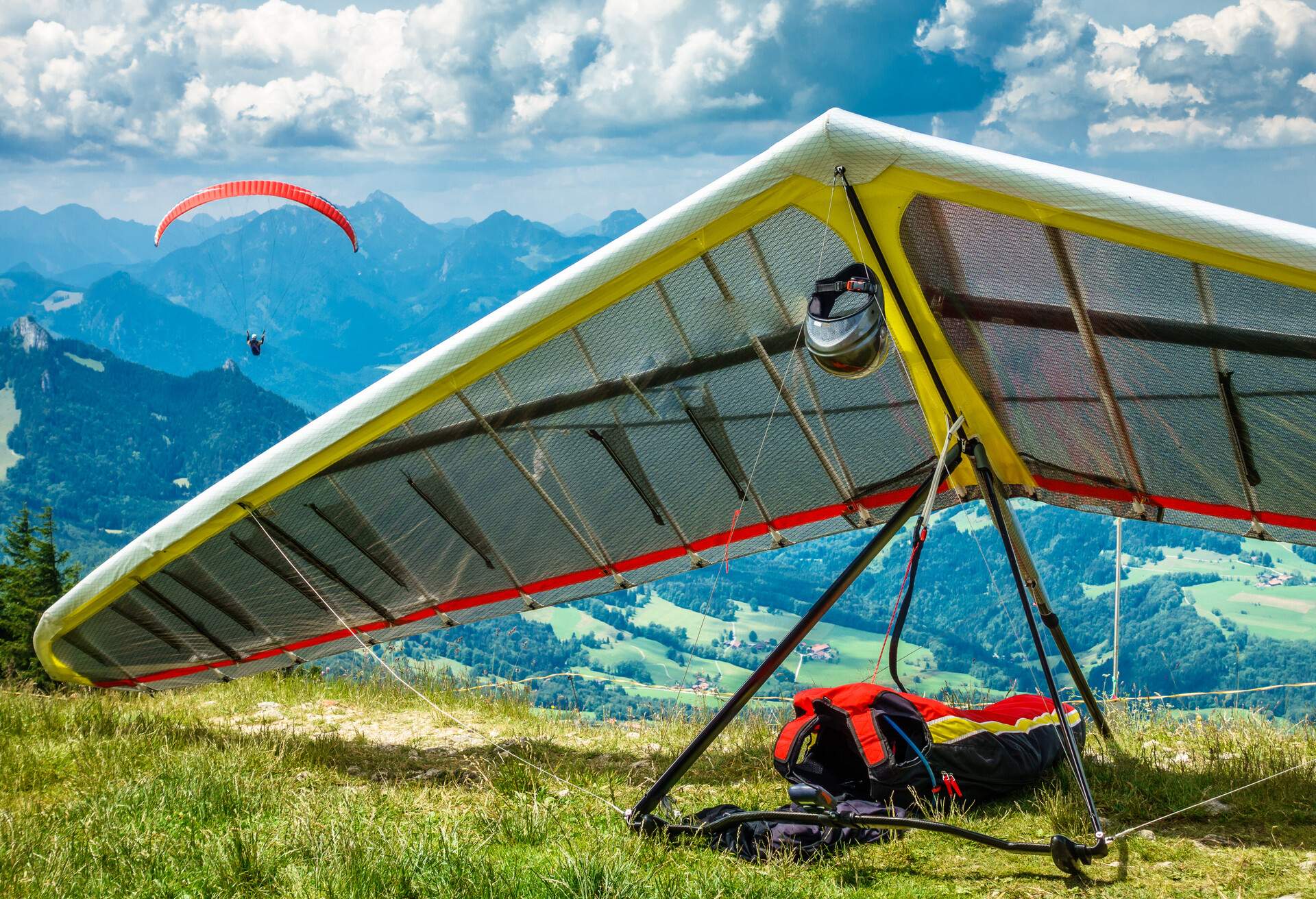 HANG GLIDER