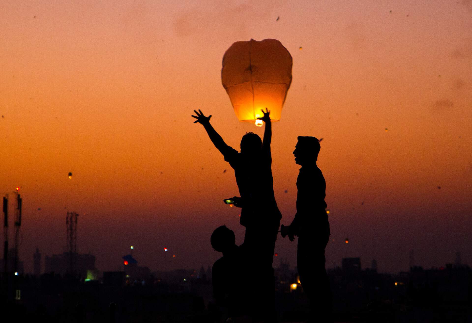 DEST_INDIA_Vadodara_ Gujarat_Kite_Festival_GettyImages-578949387