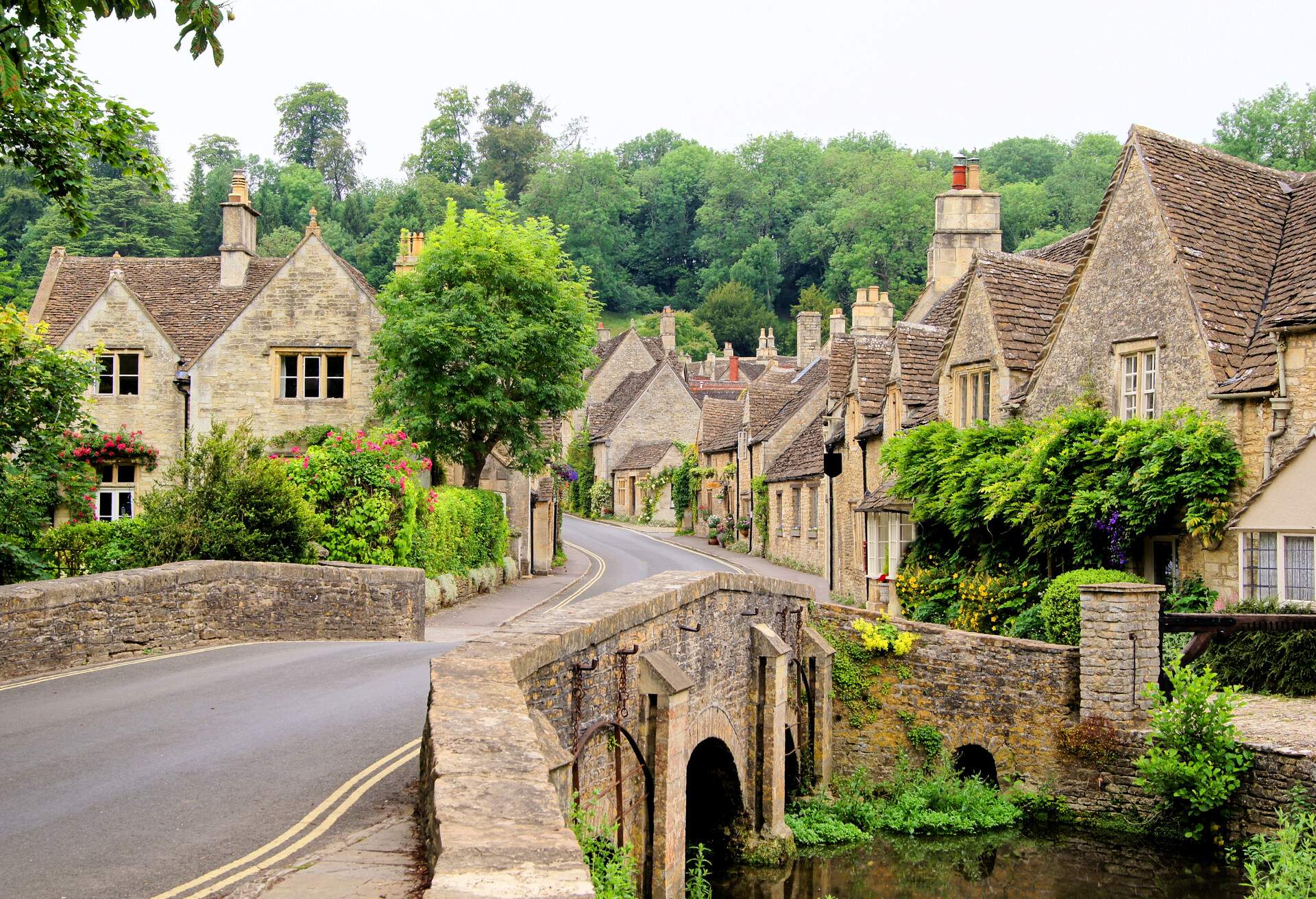 COTSWOLD VILLAGE