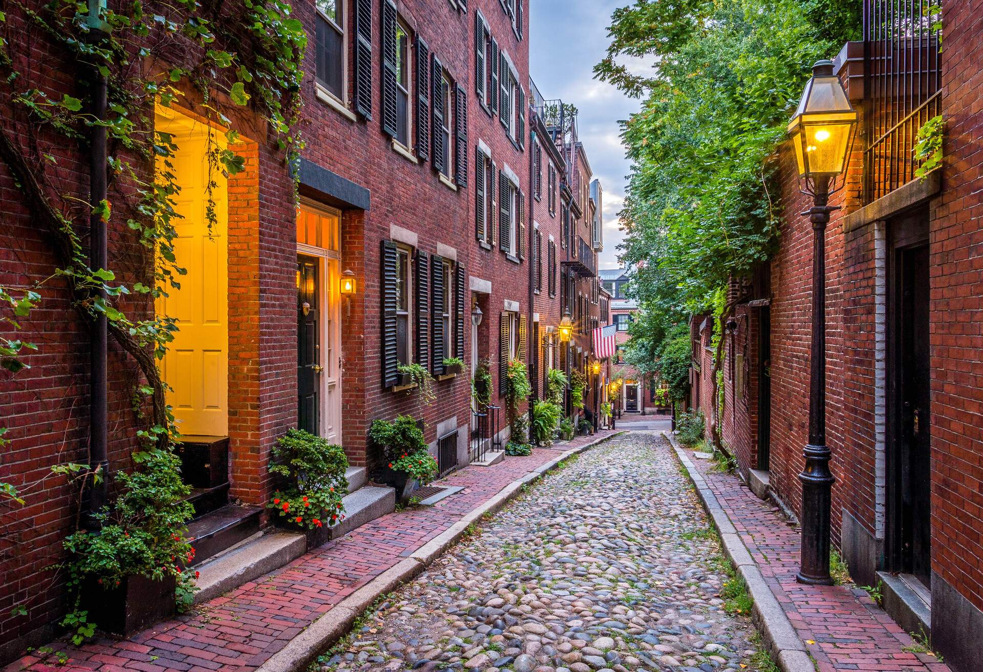 DEST_USA_MASSACHUSETTS_BOSTON_ACORN STREET_GettyImages-537614787