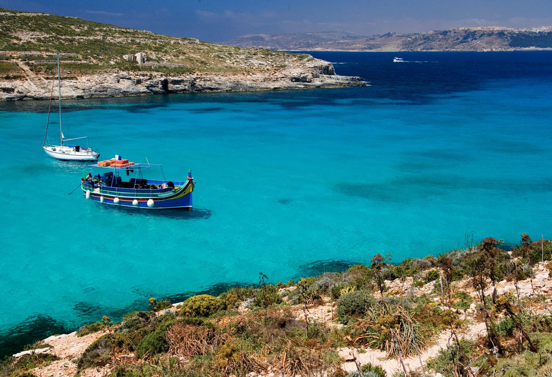 DEST_MALTA_BLUE-LAGOON_COMINO-ISLAND_GettyImages-518500710