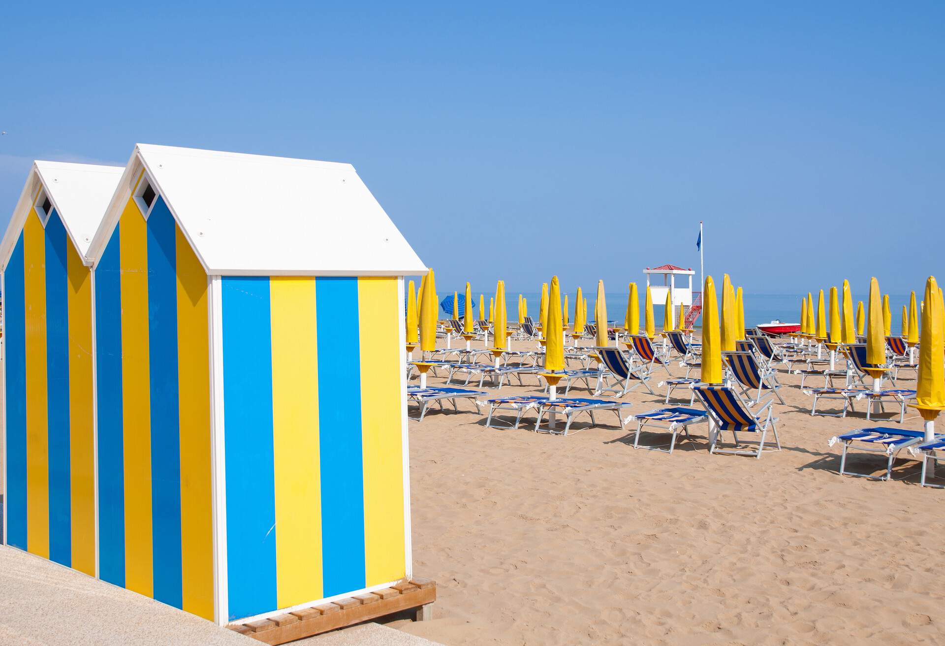 DEST_ITALY_LIDO-DI-JESOLO_BEACH_GettyImages-178084111