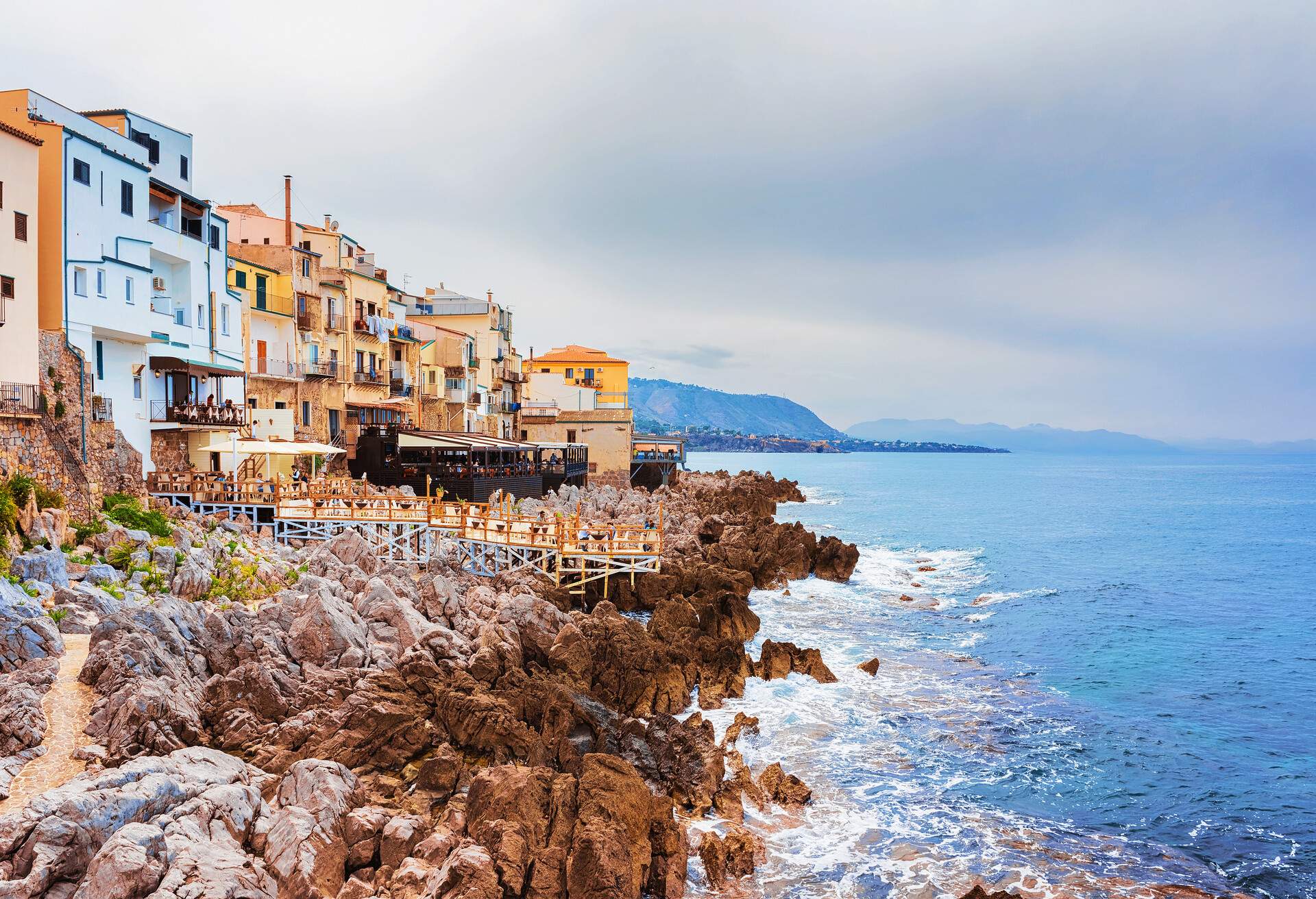 ITALY_SICILY_PALERMO_CEFALU_shutterstock-