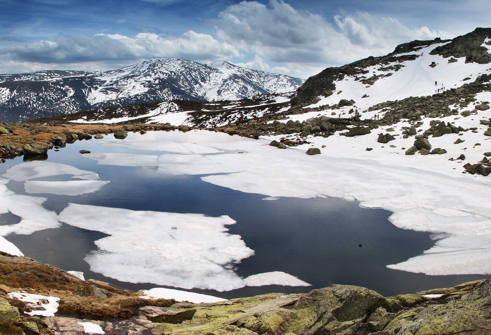 mountains-snow