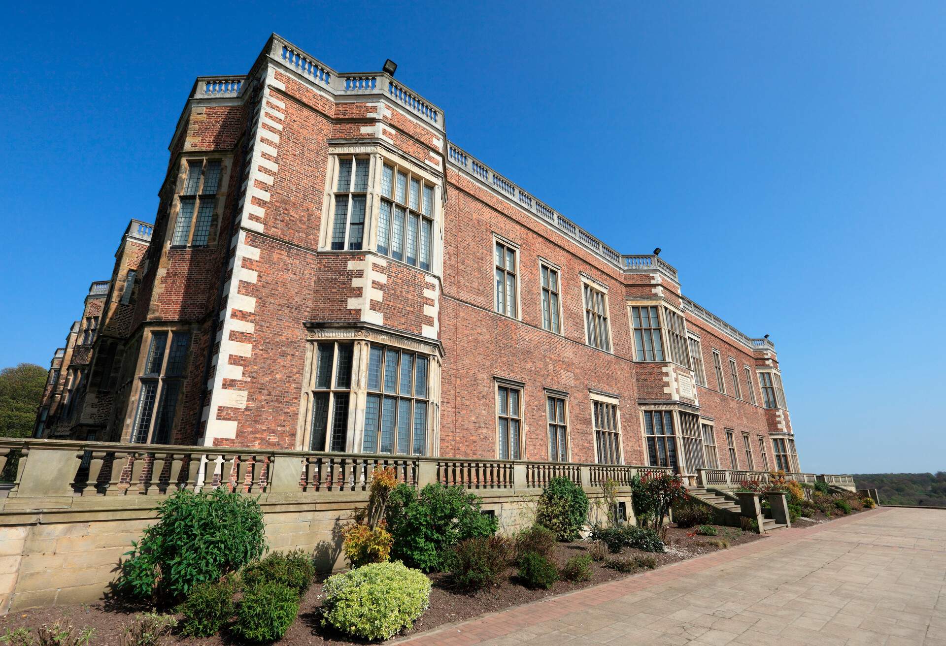 DEST_UK_ENGLAND_LEEDS_Temple-Newsam_GettyImages-184111235