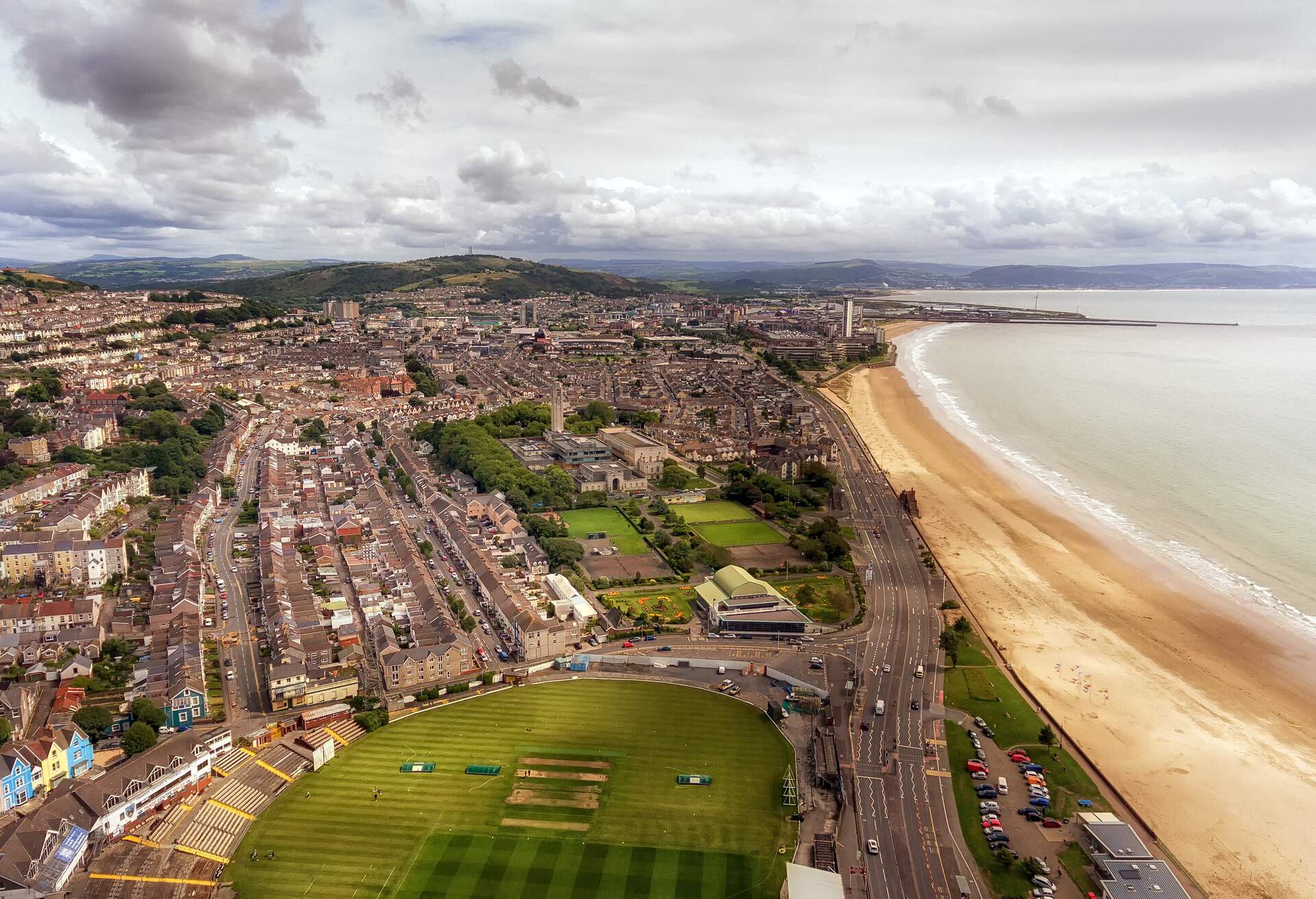 DEST_UK_SWANSEA-GettyImages-824663046