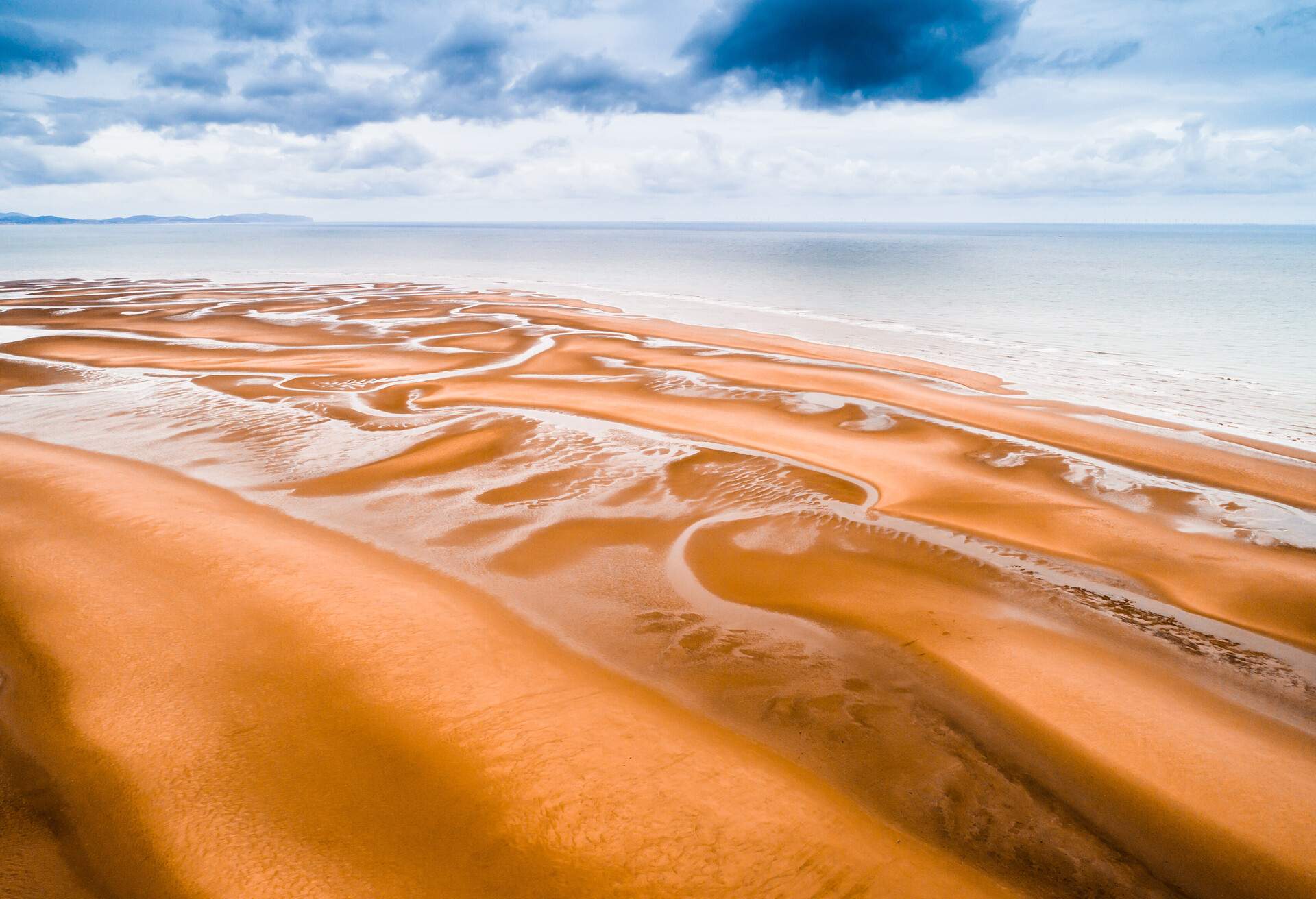 DEST_UK_WALES_Rhyl-Beach_GettyImages-1318105127