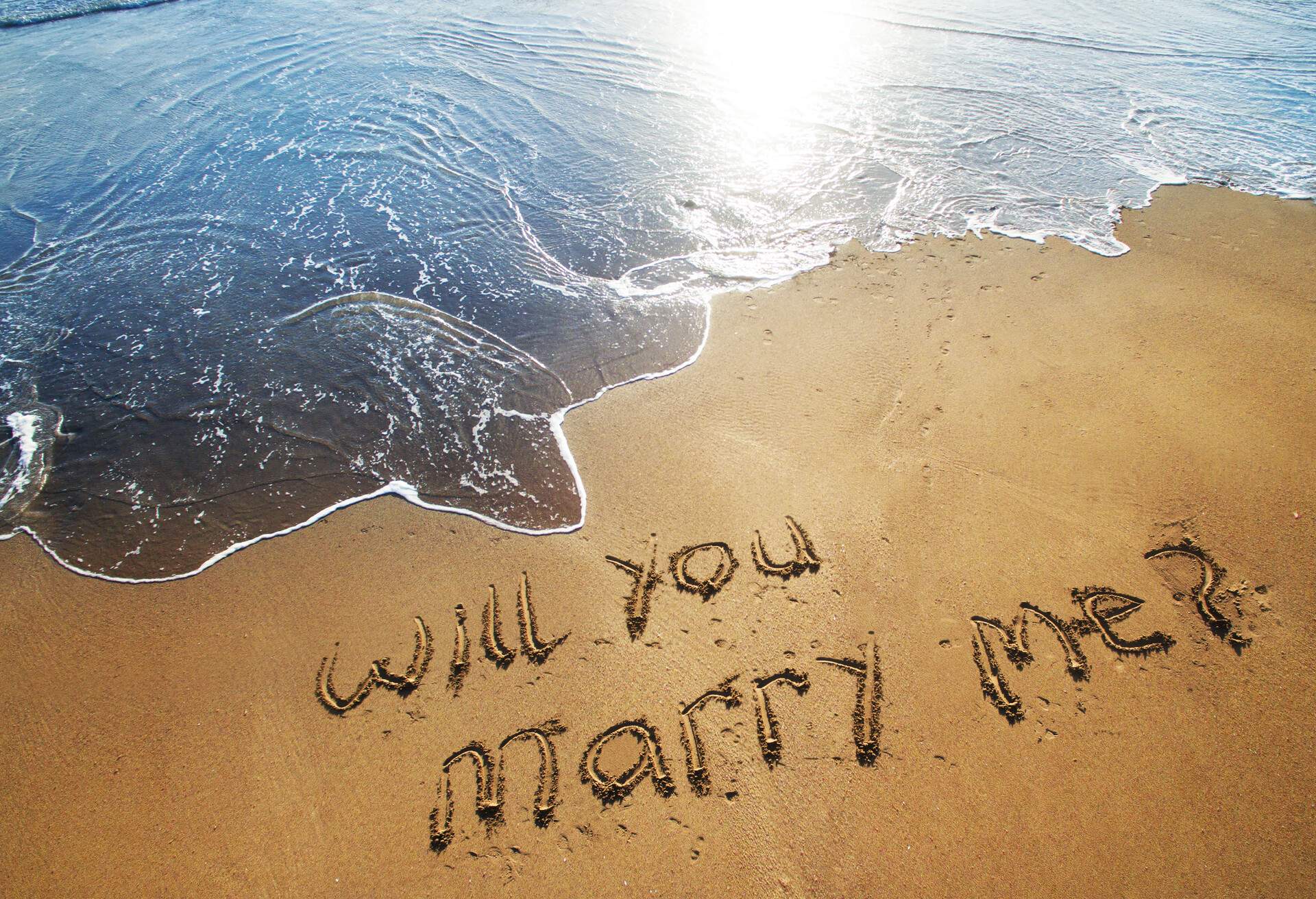 BEACH_MARRIAGE-PROPOSAL_ON_THE_SAND