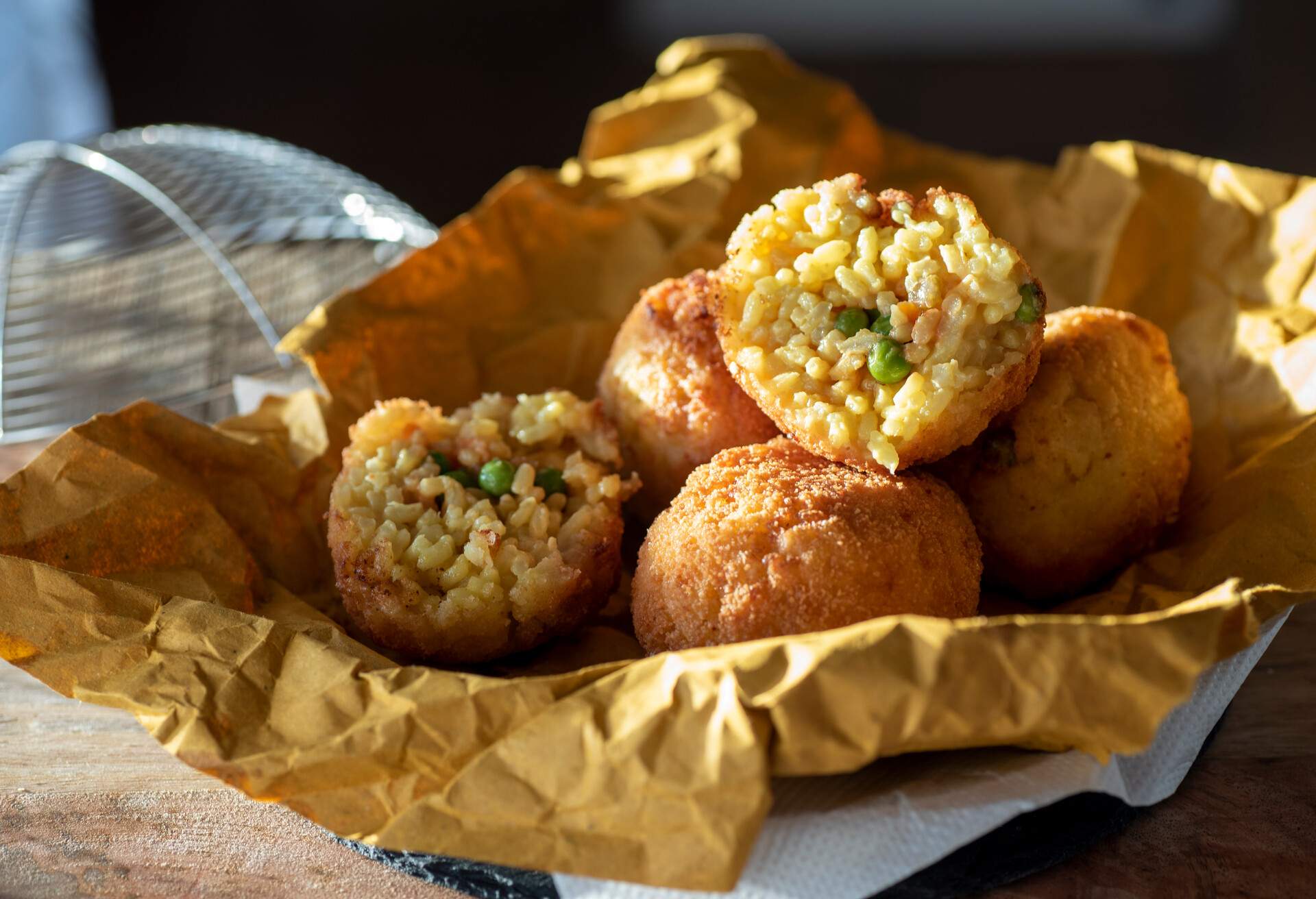 THEME_FOOD_Arancine_di_riso_siciliane_ GettyImages-1212781371