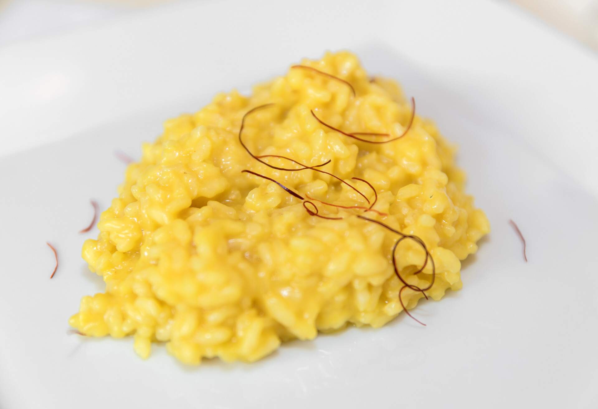 THEME_FOOD_RISOTTO_MILANESE_GettyImages-1324172648