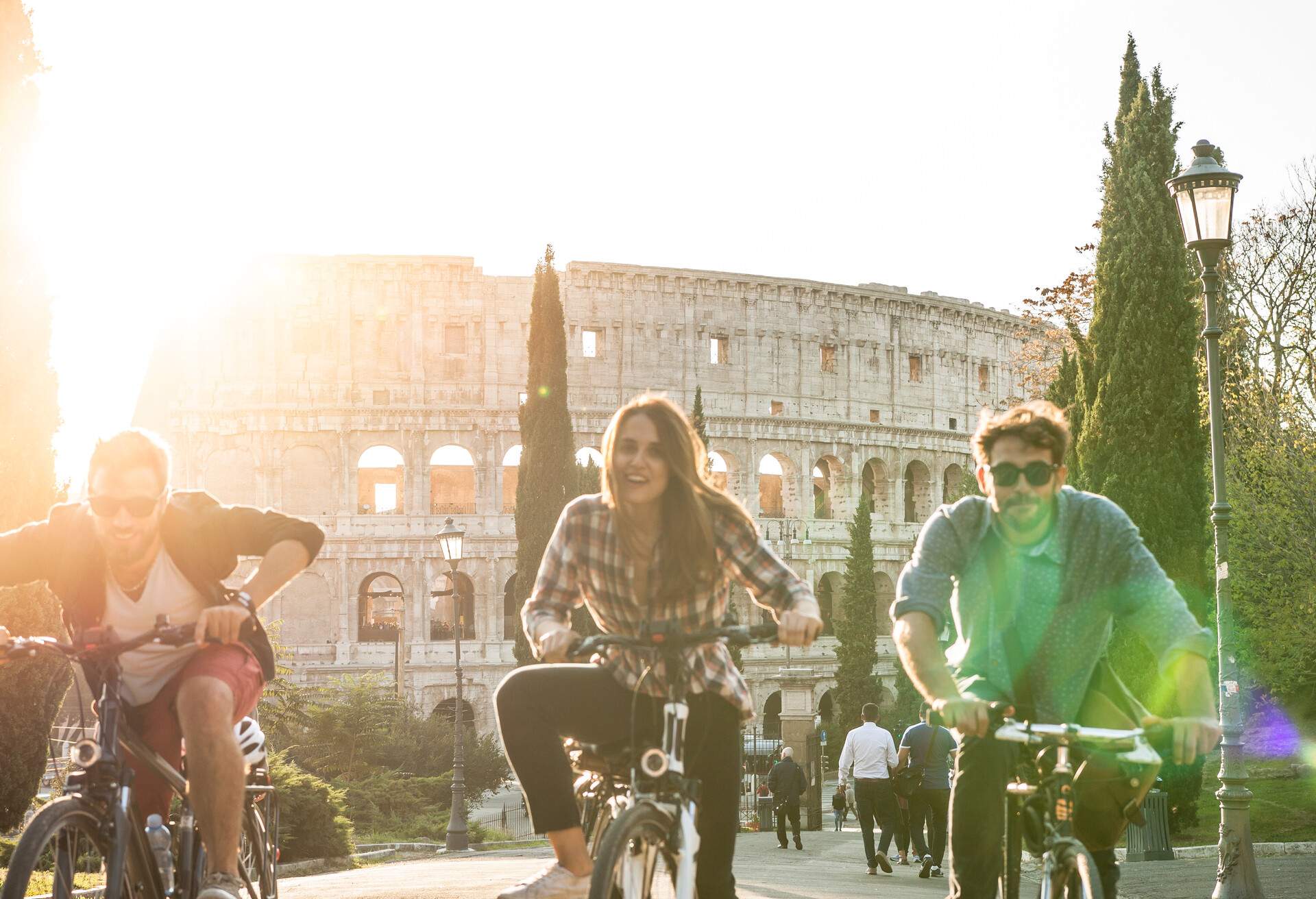 dest_italy_rome_theme_people_young-friends_riding-bikes_in_colle_oppio_gettyimages-915205812_universal_within-usage-period_66181.jpg