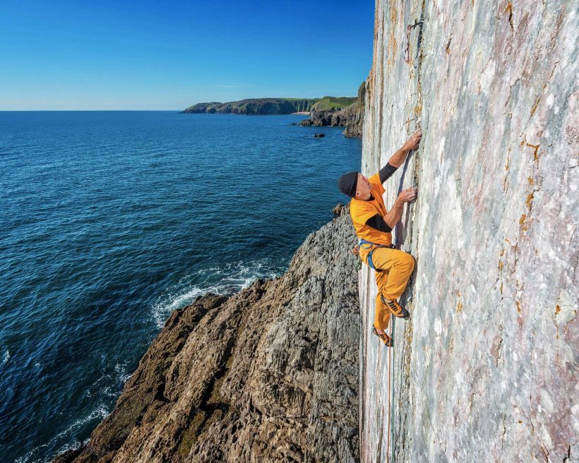 dest_uk_wales_pembroke_mother-carey_s-kitchen_theme_climbing_gettyimages-597060039_universal_within-usage-period_83024
