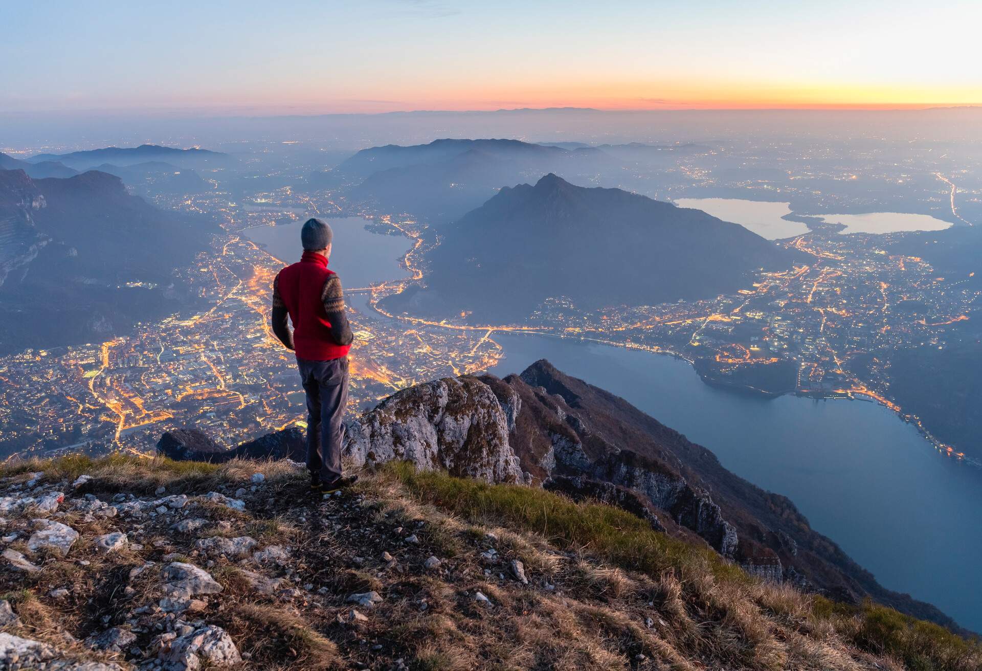 DEST_ITALY_LAKE-COMO_GettyImages-877076578