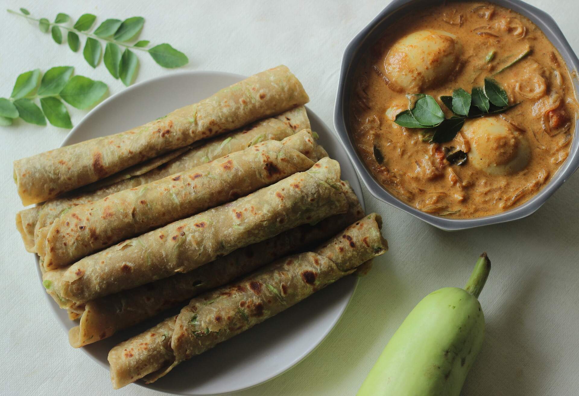 THEME_FOOD_Anda-paratha-roll_GettyImages-1355948636