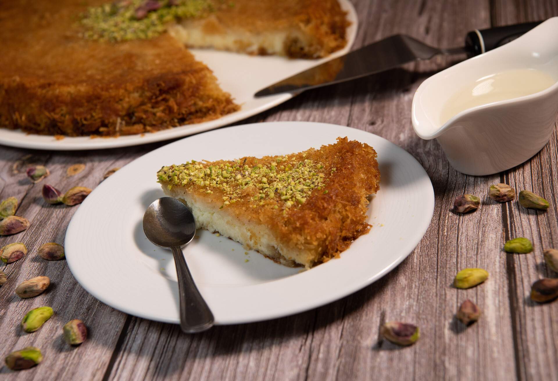 THEME_FOOD_MIDDLE-EASTERN_KNAFEH_GettyImages-1387208559