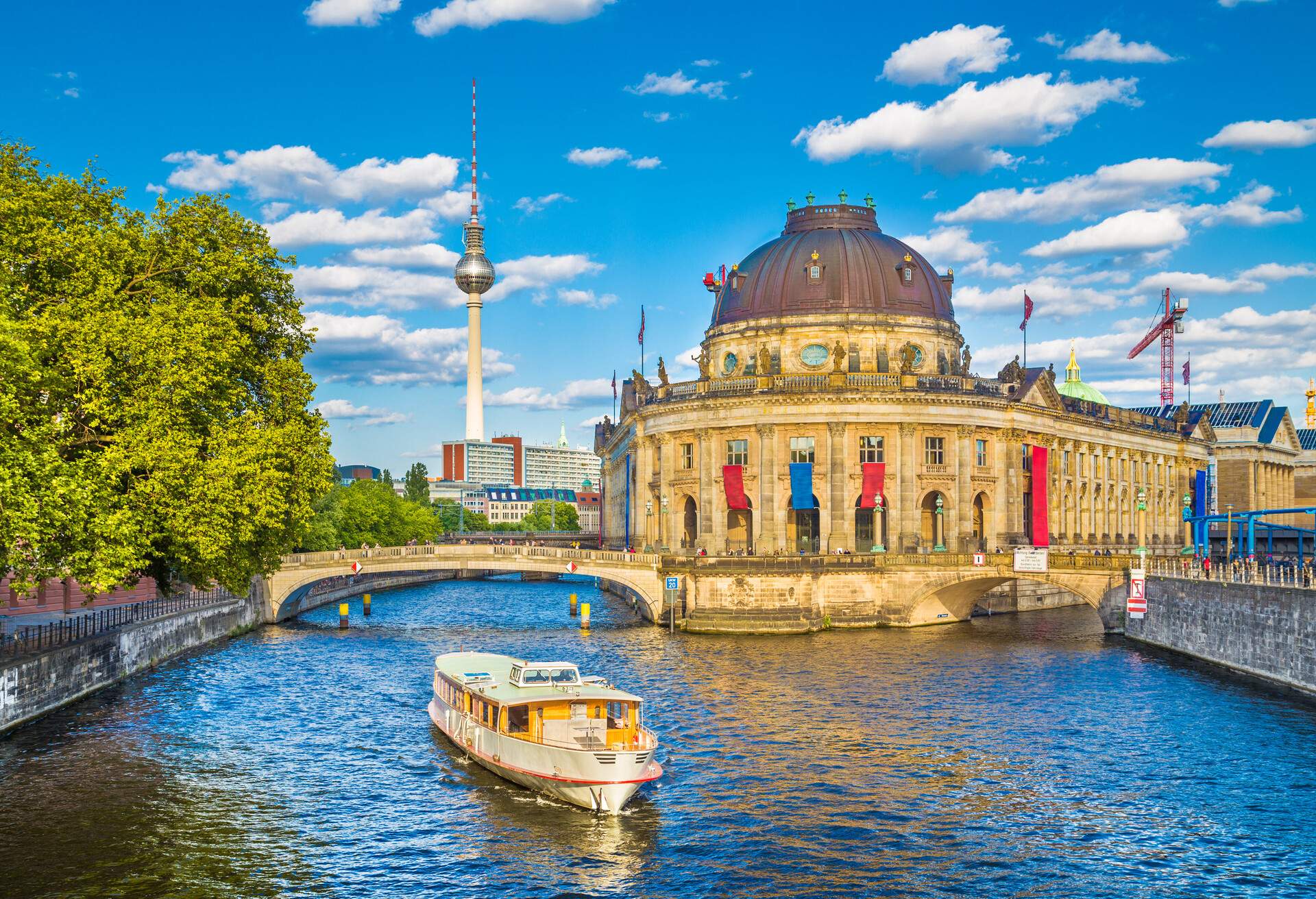 dest_germany_berlin_museumsinsel-shutterstock-premier_314150234_universal_within-usage-period_31388