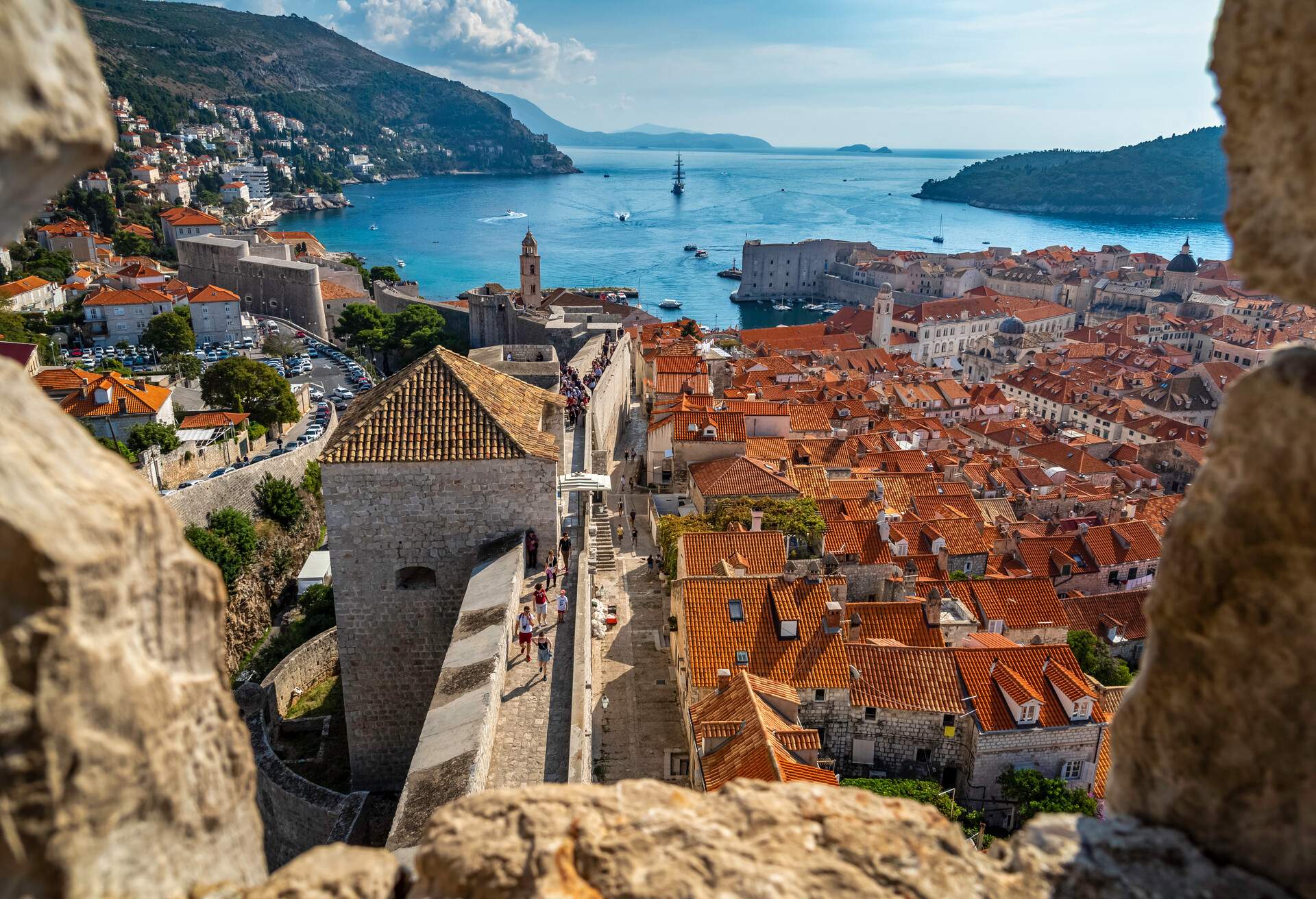 The Old City of Dubrovnik situated on the Dalmatian coast, became an important Mediterranean sea power from the 13th century onwards. Although severely damaged by an earthquake in 1667, Dubrovnik managed to preserve its beautiful Gothic, Renaissance and Baroque churches, monasteries, palaces and fountains. Damaged again in the 1990s by armed conflict, it is now the focus of a major restoration programme co-ordinated by UNESCO. Clinging to a rock, encased by a girdle of ramparts and lapped by a turquoise sea, Croatia’s famous town is fully worthy of its title “Pearl of the Adriatic”.