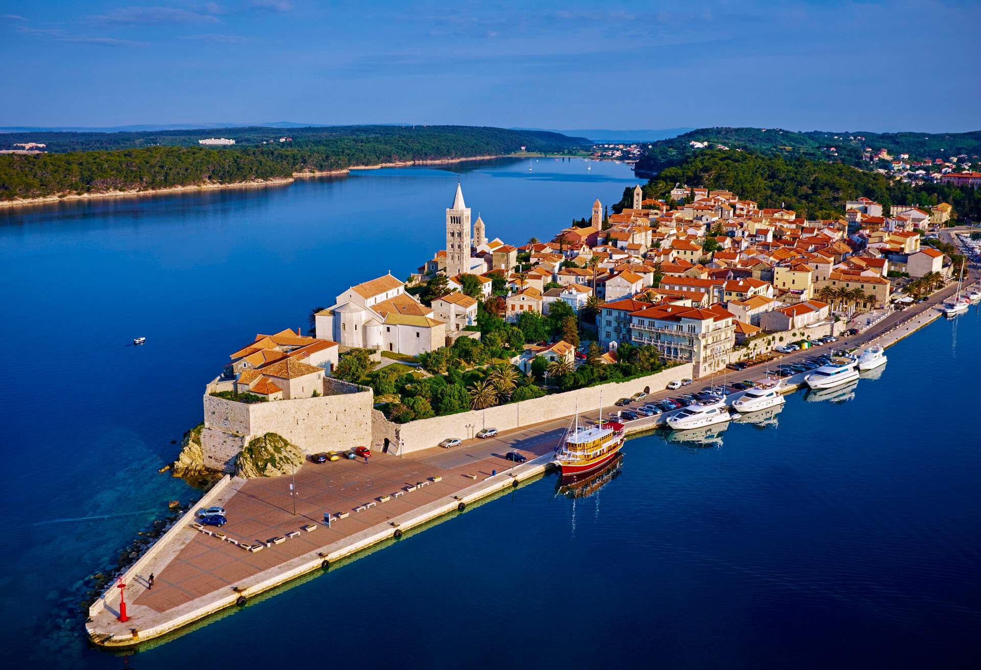 Croatia, Kvarner bay, island and city of Rab, old harbour
