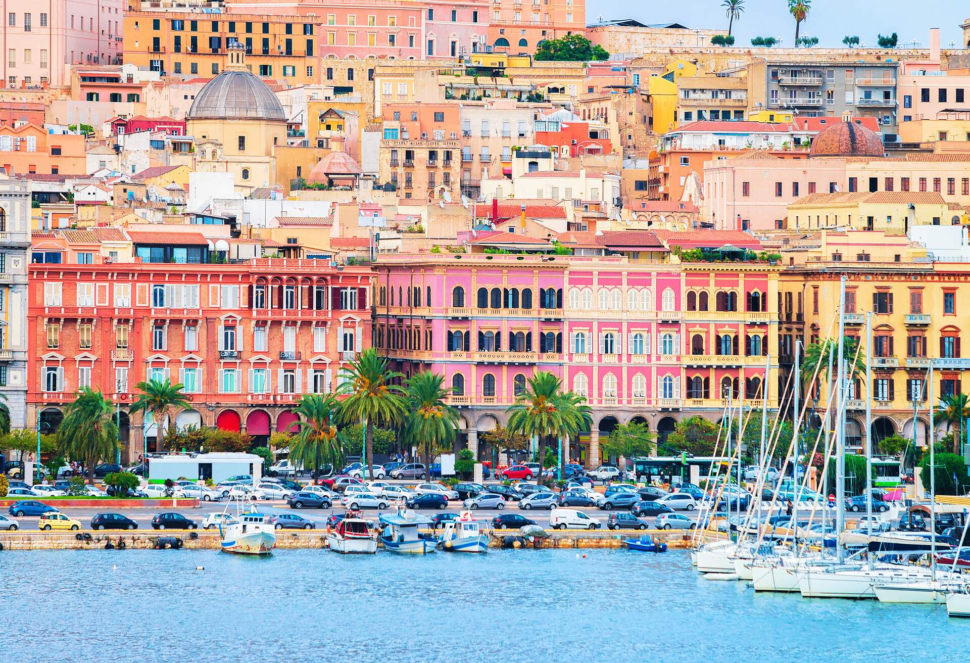 DEST_ITALY_SA_CAGLIARI_shutterstock