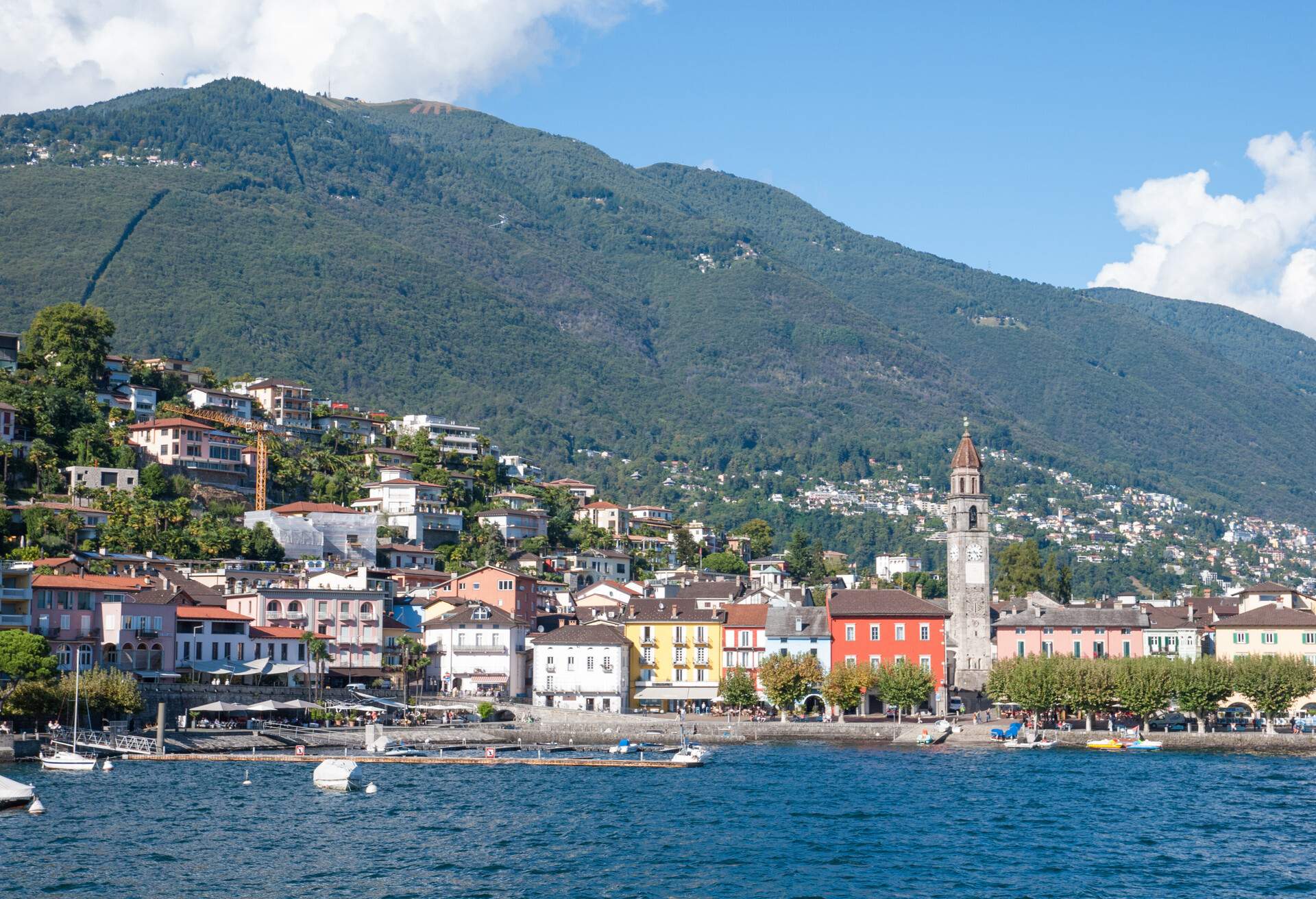 DEST_SWITZERLAND_LOCARNO_TOWN ALONG LAKE MAGGIORE_shutterstock-portfolio_1485735596