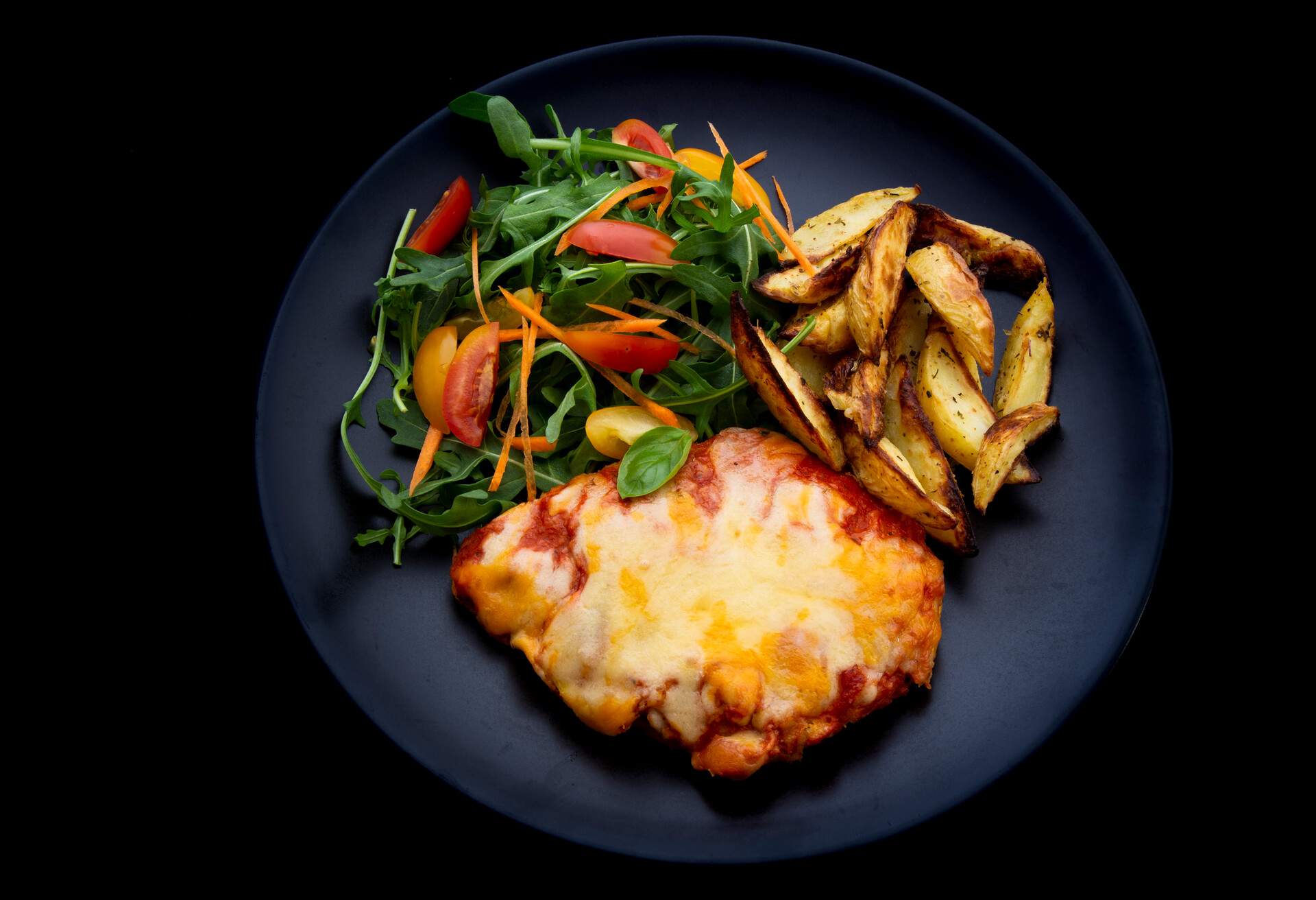 THEME_FOOD_AUSTRALIAN_CHICKEN-PARMIGIANA_GettyImages-1226119245