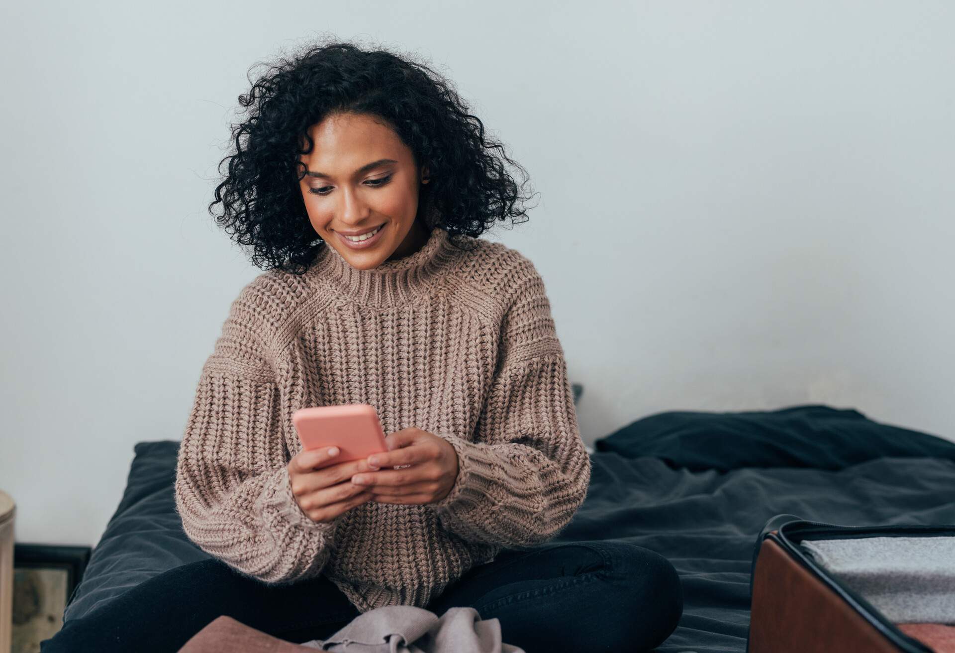 THEME_PERSON_WOMAN_DEVICE_PHONE_GettyImages-1279395385.jpg