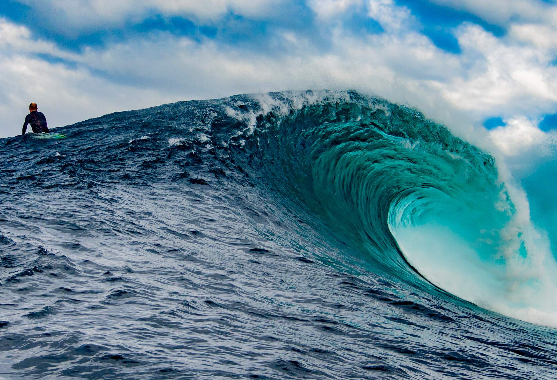 DEST_AUSTRALIA_TASMANIA_SHIPSTERN-BLUFF_THEME_SURFING_GettyImages-826150746