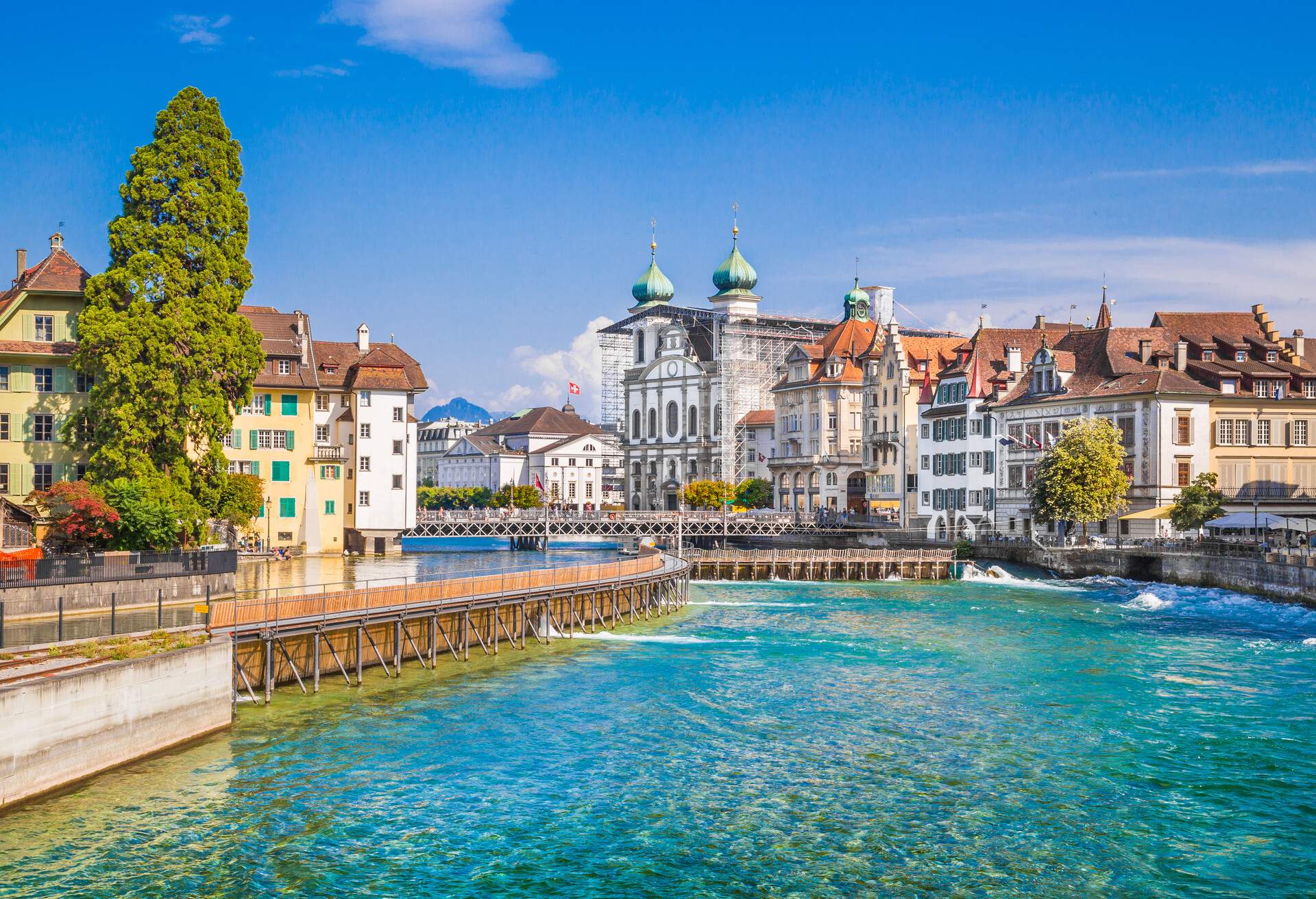 DEST-SWITZERLAND-LUCERNE-GettyImages-516330900