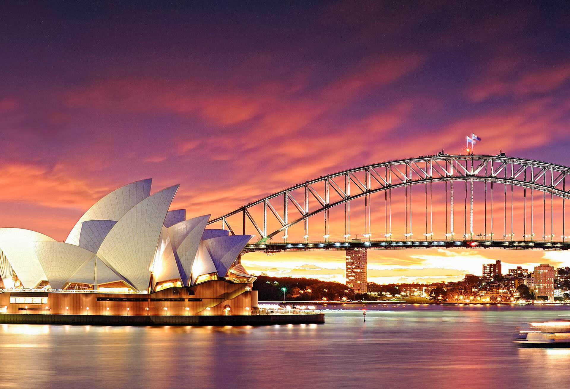 Panoramic scenery of Sydney harbour and Sydney opera house, Australia
