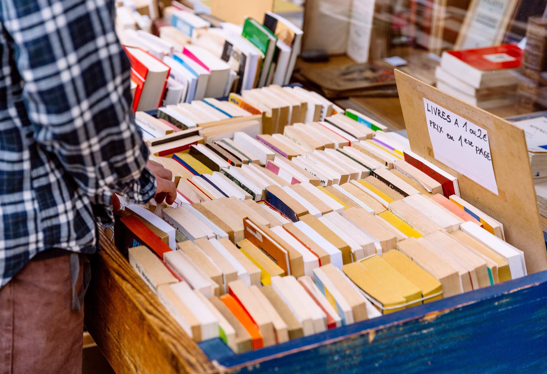 FRANCE_PARIS_THEME_BOOKS_SECOND-HAND