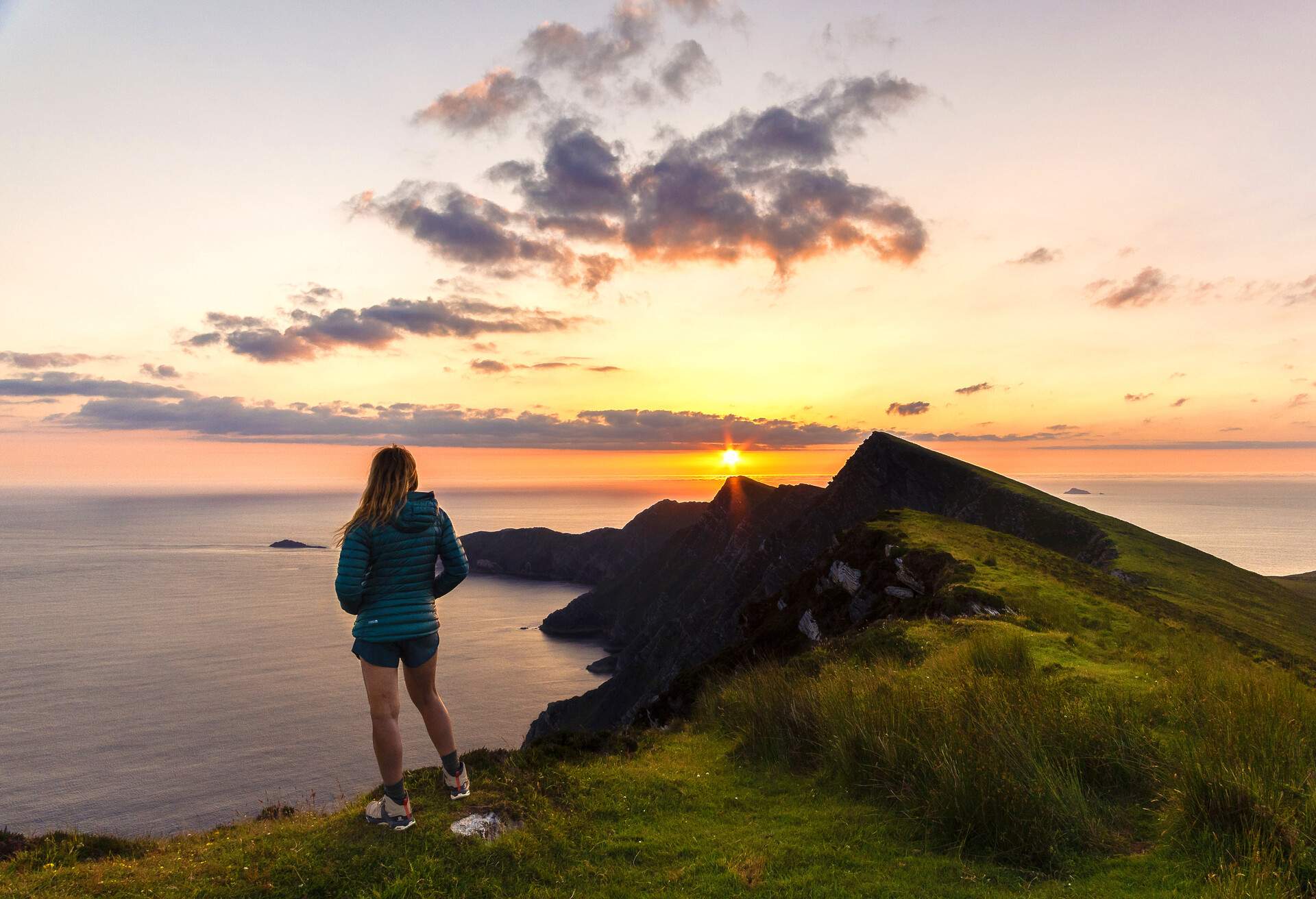 DEST_IRELAND_ACHILL-ISLAND_GettyImages-1338911913