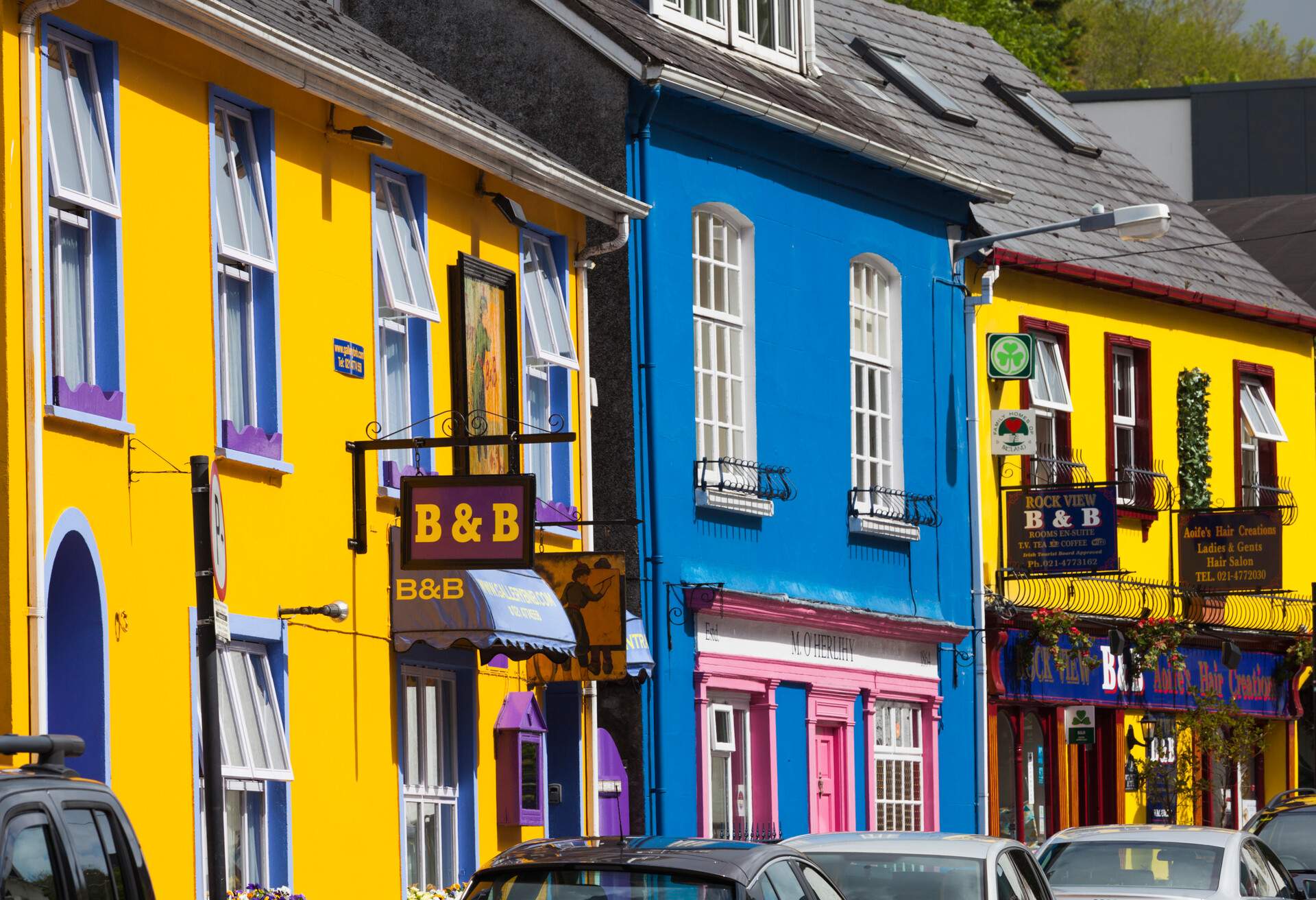 Ireland, County Cork, Kinsale, colorful buildings
