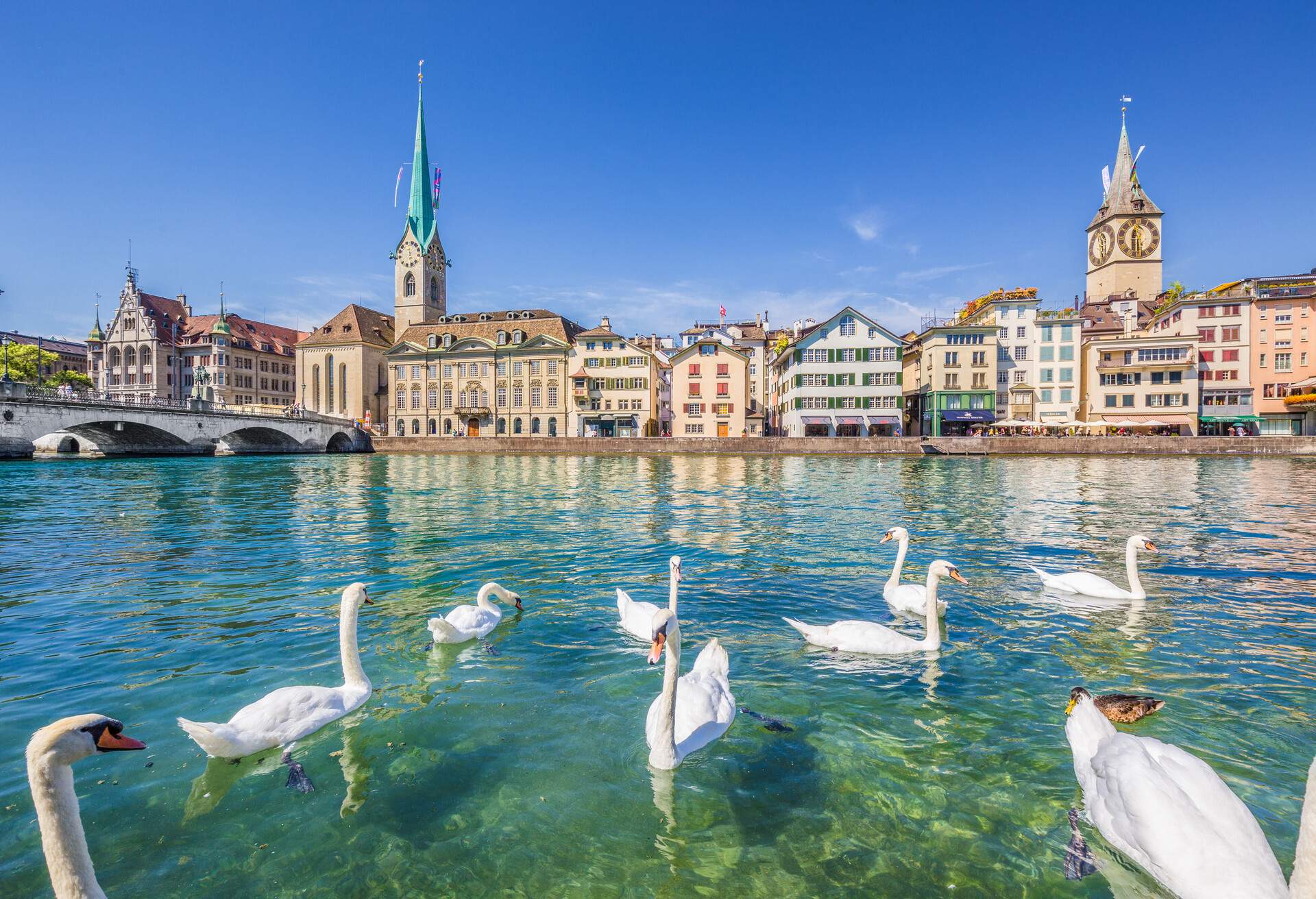 DEST_SWITZERLAND_ZURICH_shutterstock_415059445