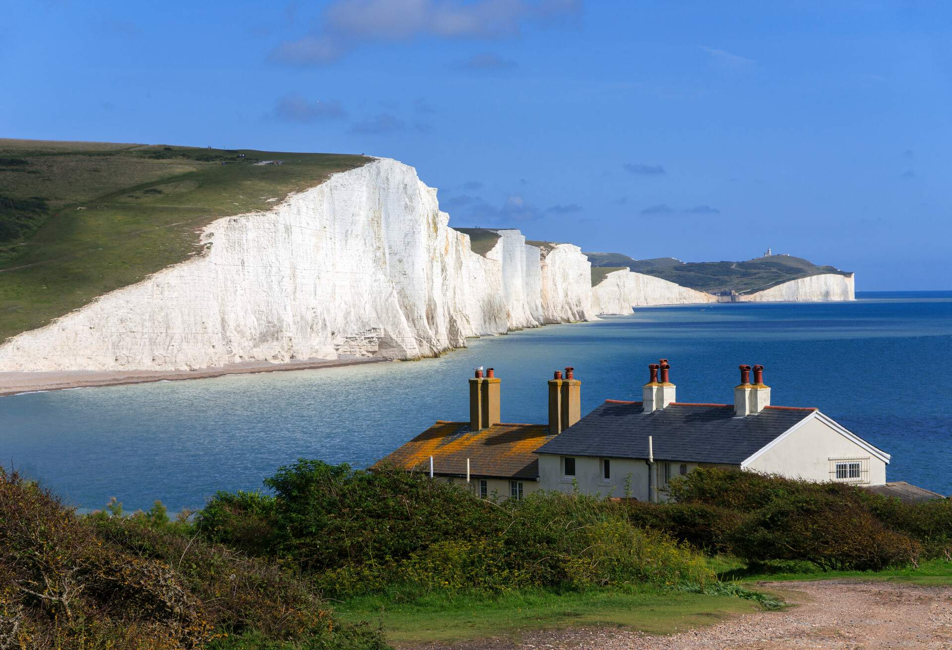 DEST_UK_ENGLAND_SOUTH-DOWNS-WAY_SEVEN-SISTERS_GettyImages-175533478