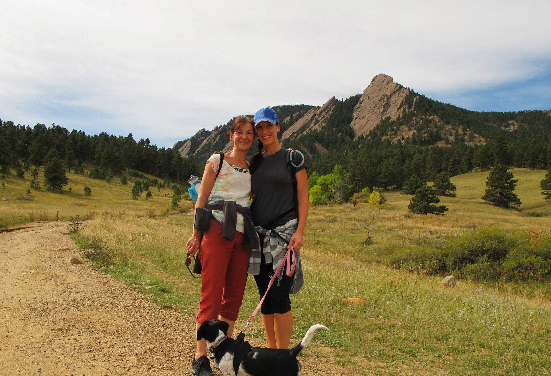DEST_USA_COLORADO_BOULDER_THE-FLATIRONS_THEME_PEOPLE_MOTHER-AND-DAUGHTER_GettyImages-503910745