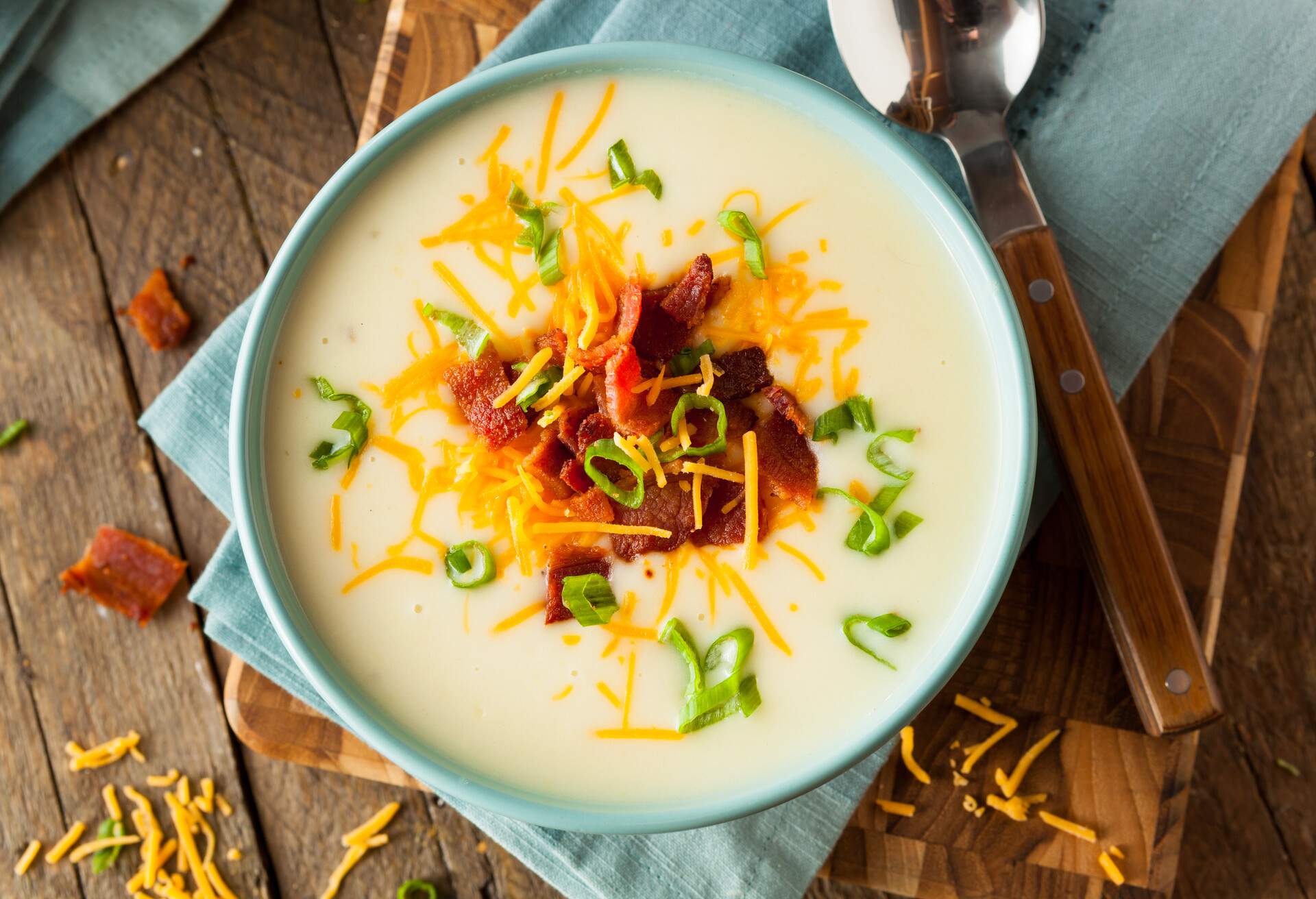 Creamy Loaded Baked Potato Soup with Bacon and Cheese