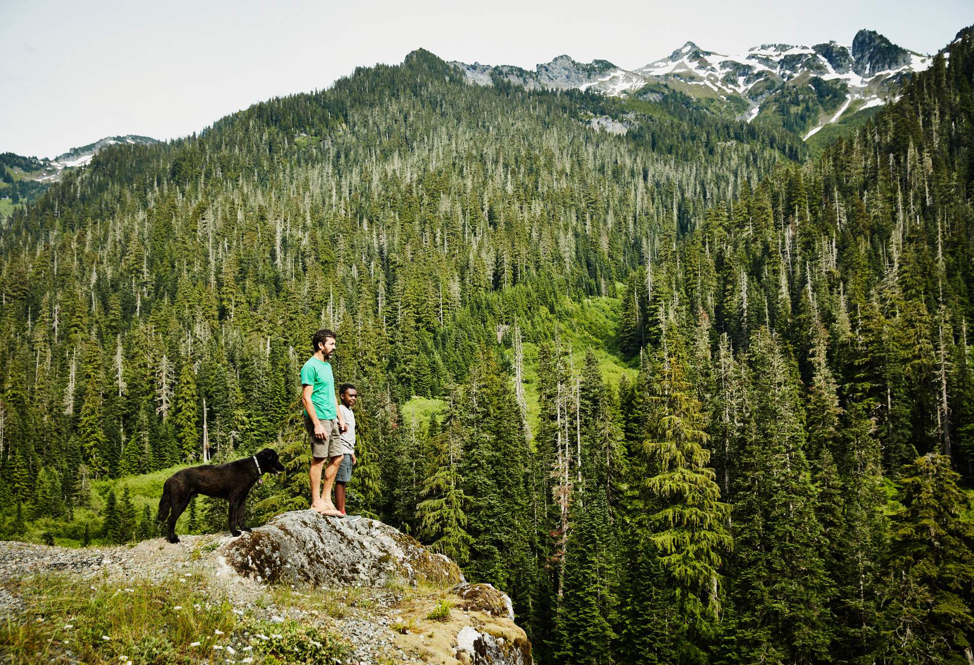 THEME_HIKING_PEOPLE_FAMILY_PETS_DOG_GettyImages-1185972117